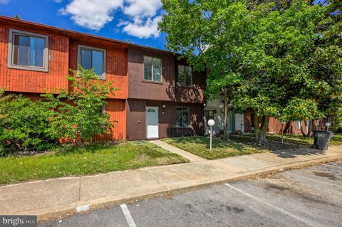 6 KEEPSAKE PLACE WALDORF MD 20602