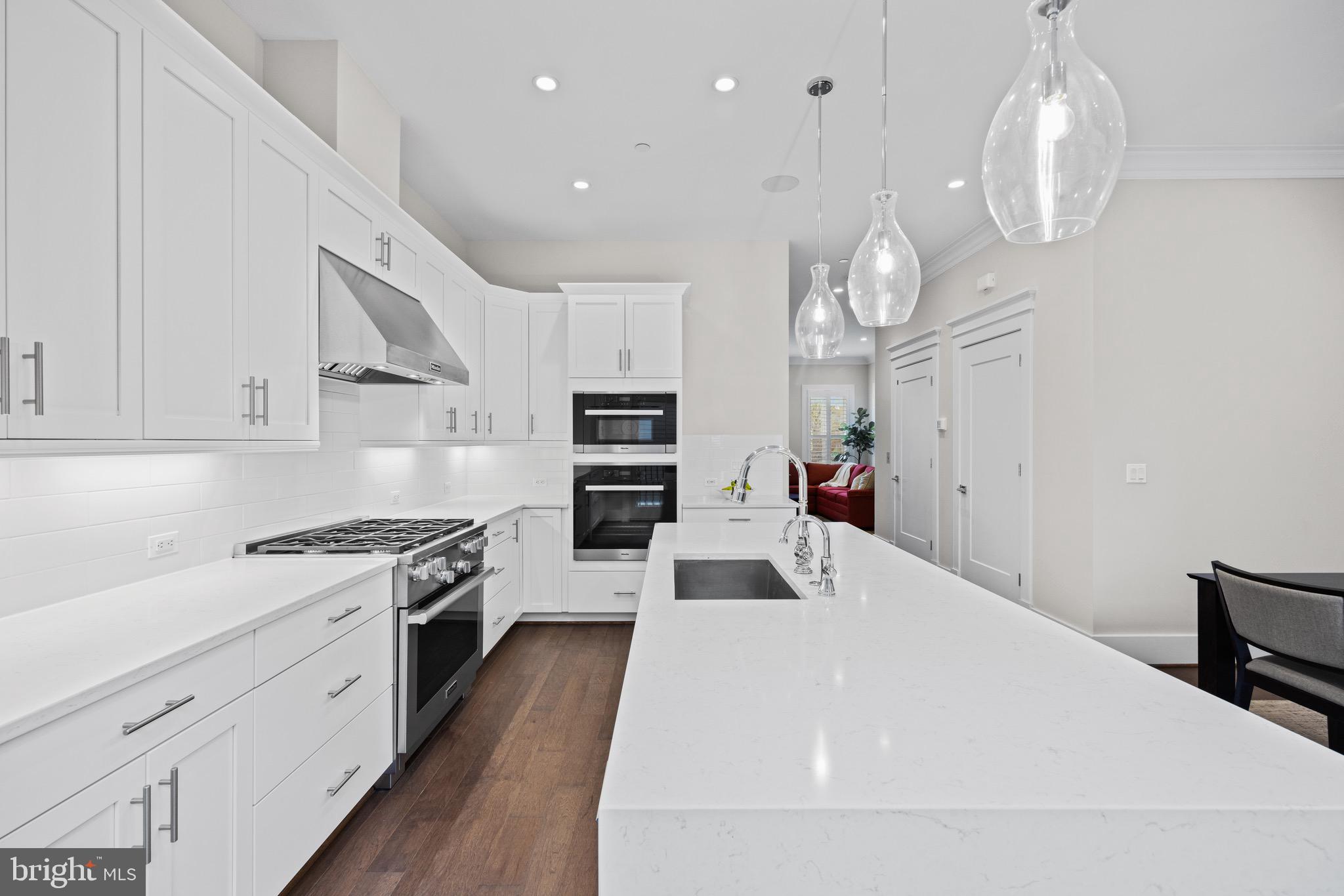 THE TOWNS AT ABINGDON PLACE - Residential