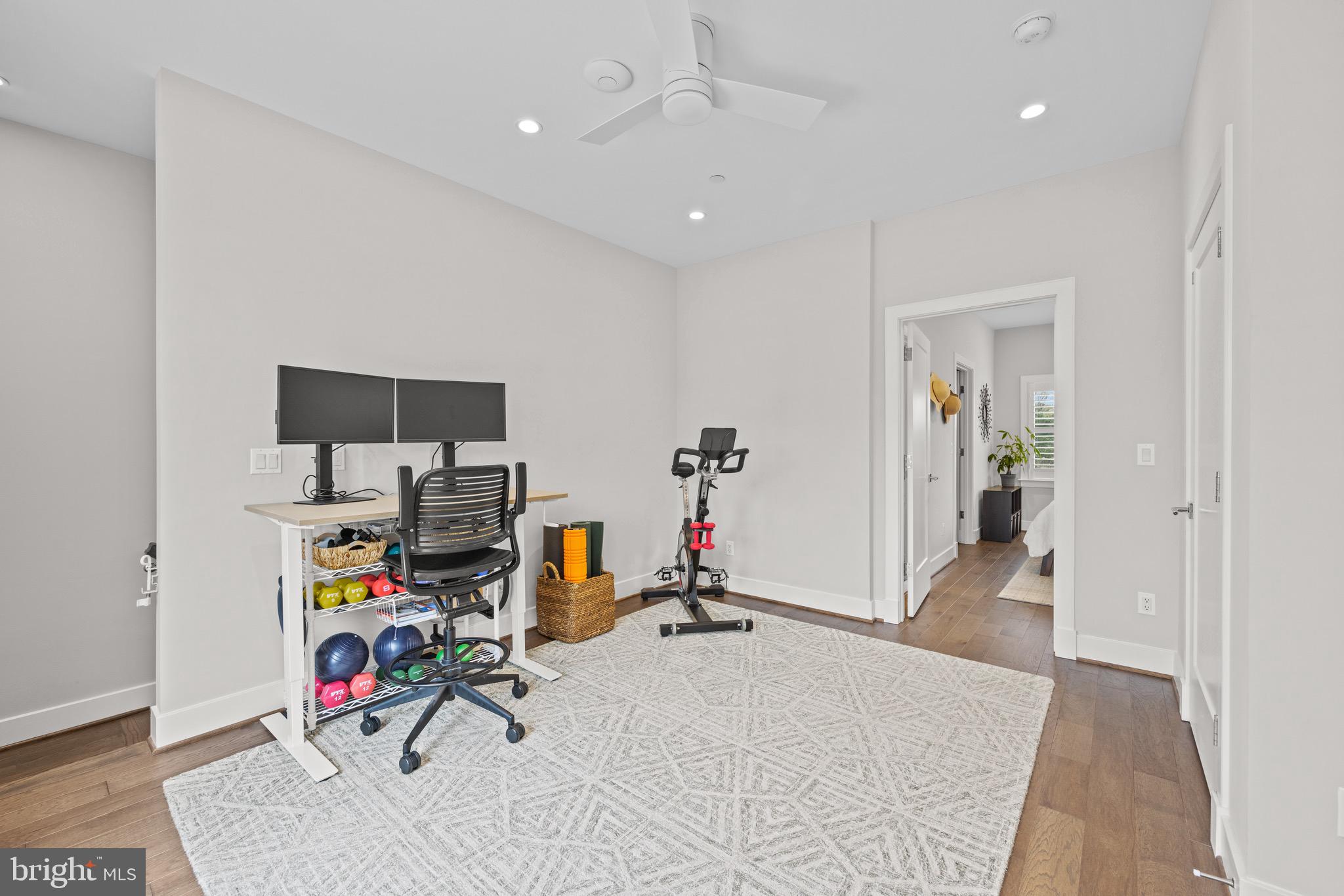 THE TOWNS AT ABINGDON PLACE - Residential