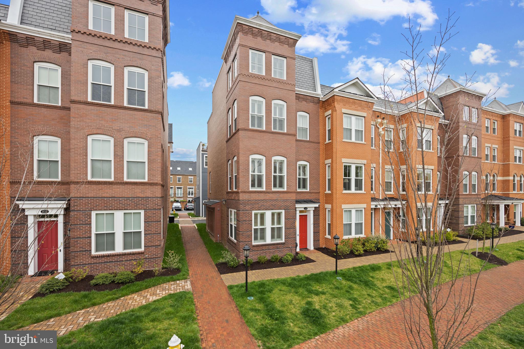 THE TOWNS AT ABINGDON PLACE - Residential