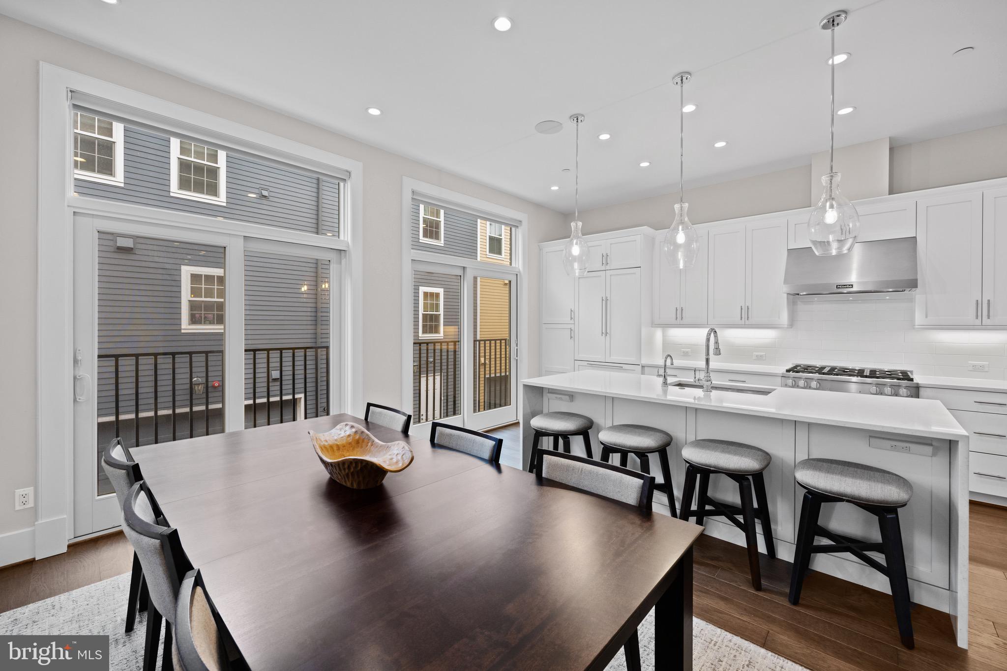 THE TOWNS AT ABINGDON PLACE - Residential