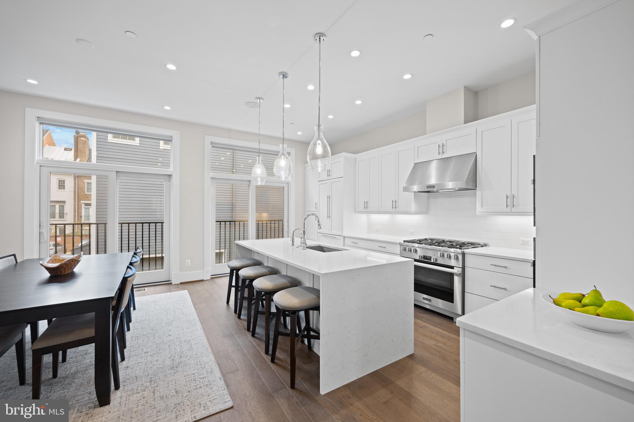 THE TOWNS AT ABINGDON PLACE - Residential