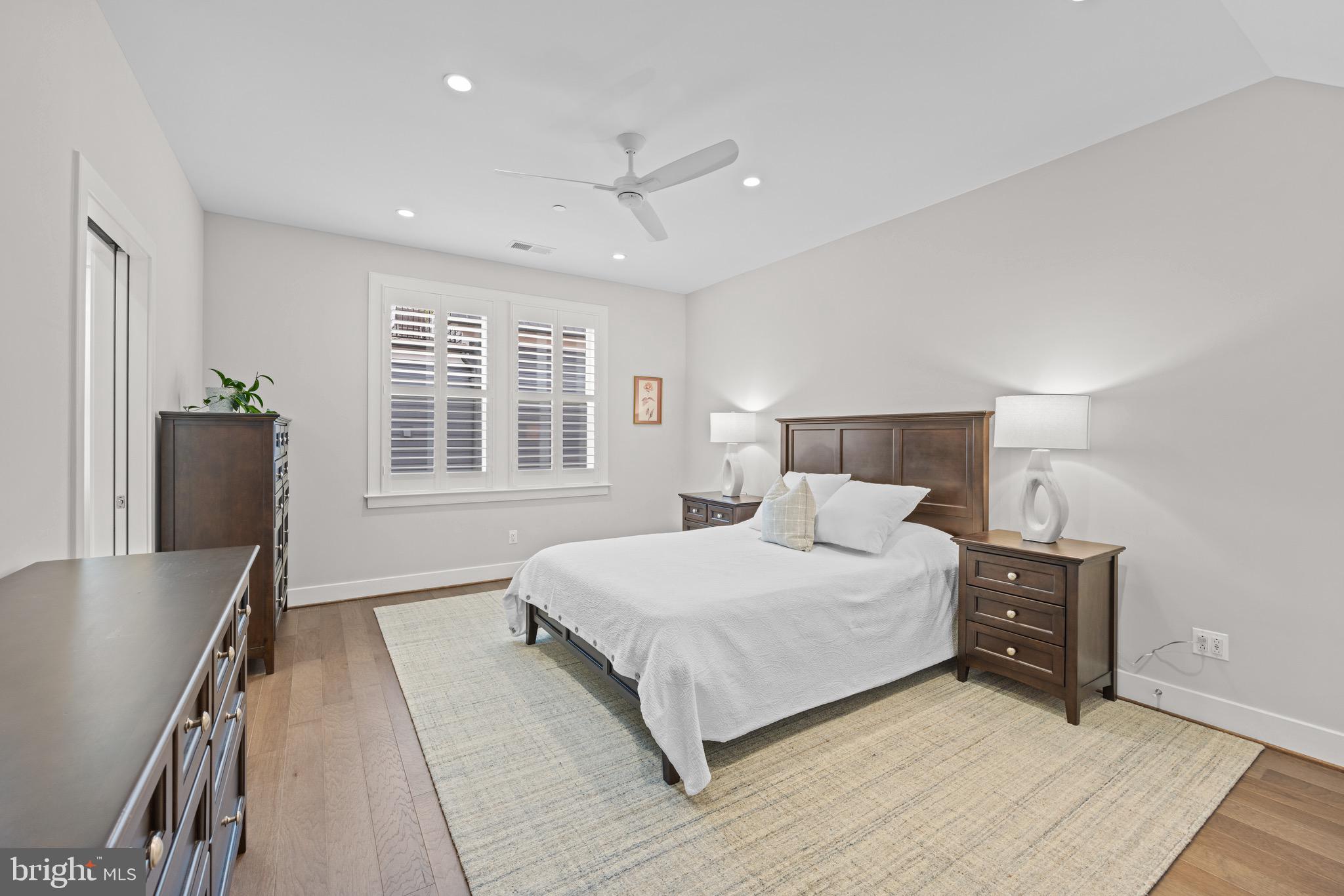 THE TOWNS AT ABINGDON PLACE - Residential