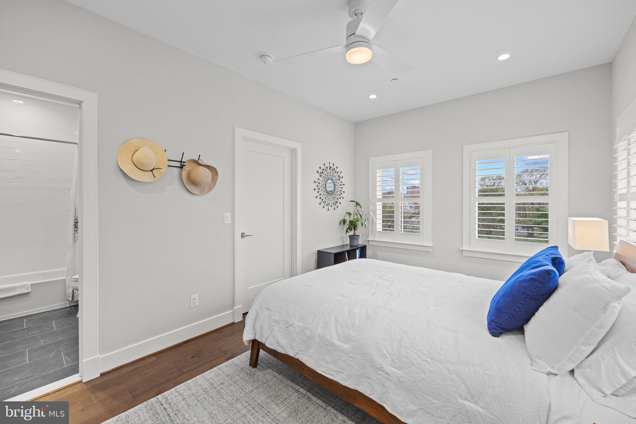 THE TOWNS AT ABINGDON PLACE - Residential