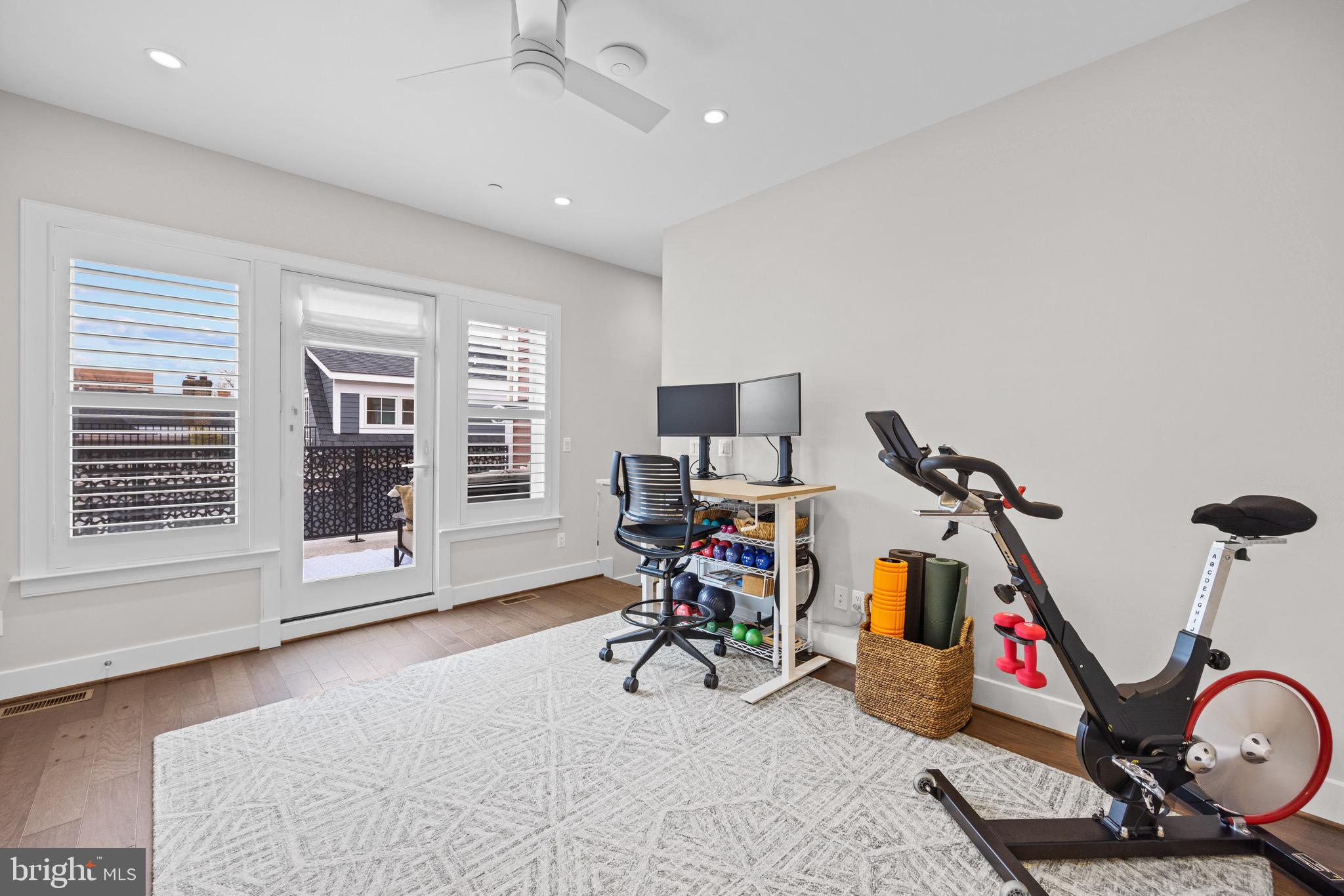 THE TOWNS AT ABINGDON PLACE - Residential