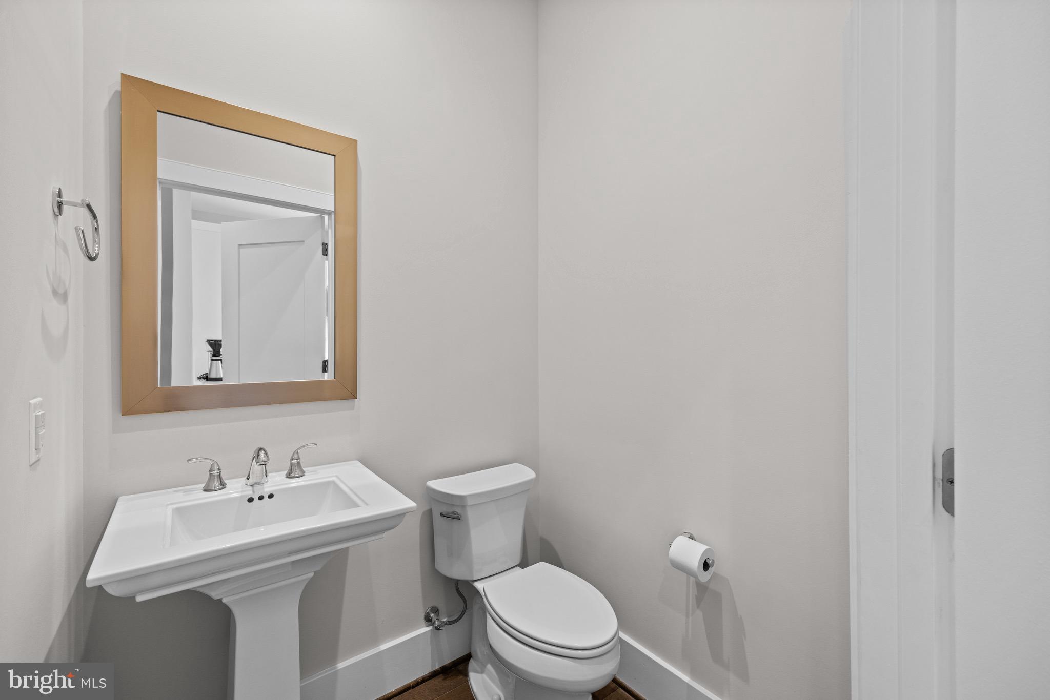 THE TOWNS AT ABINGDON PLACE - Residential