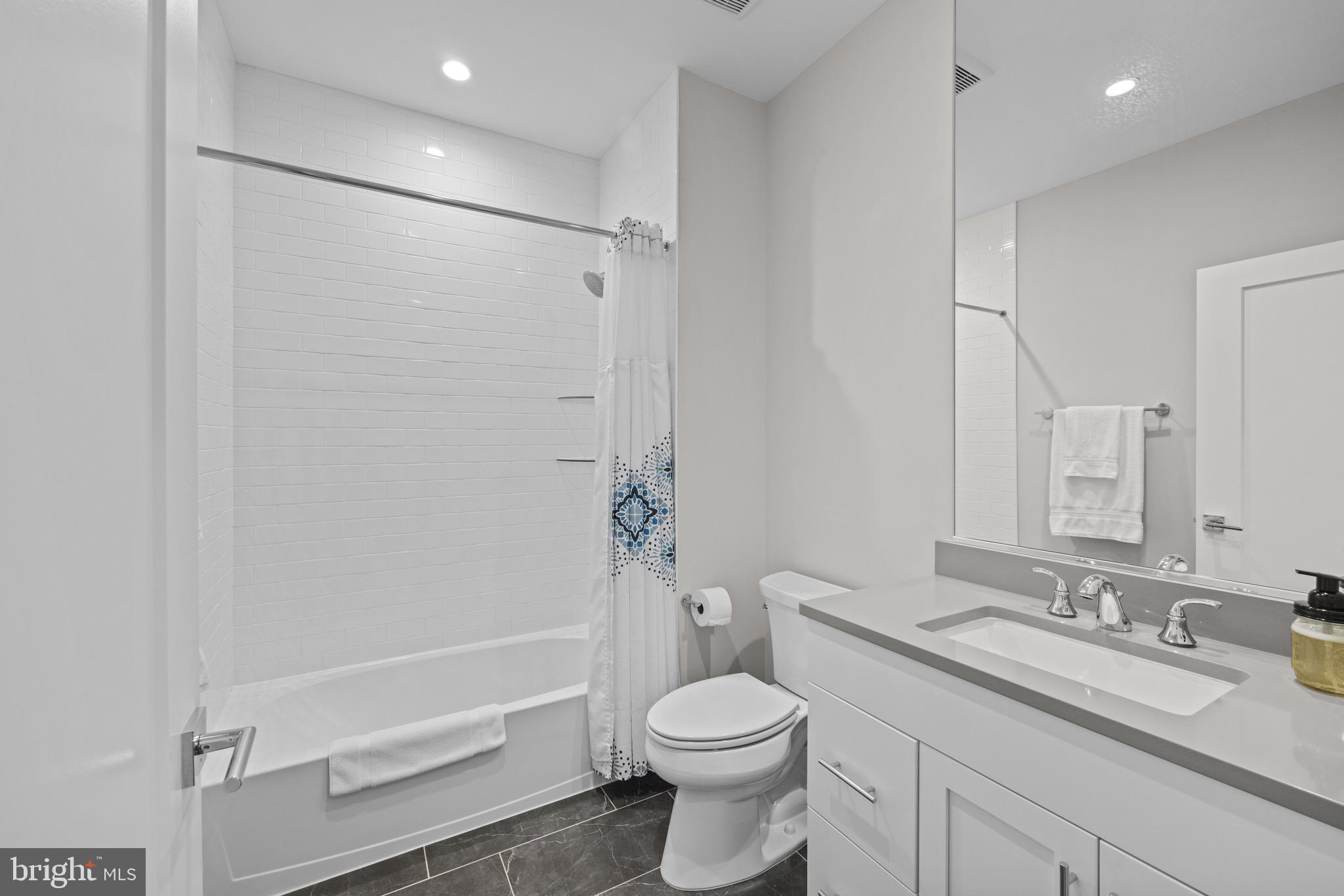 THE TOWNS AT ABINGDON PLACE - Residential