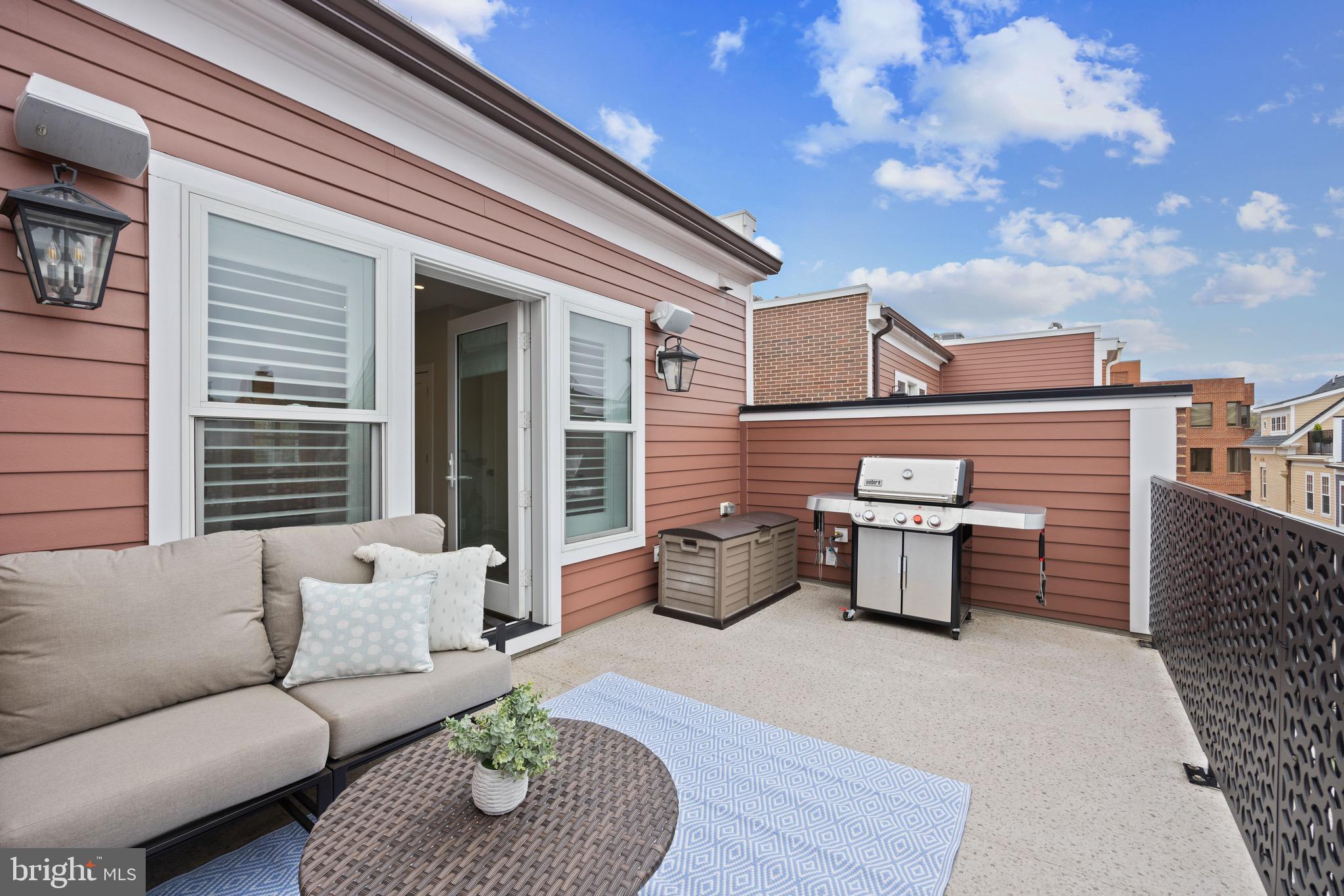 THE TOWNS AT ABINGDON PLACE - Residential