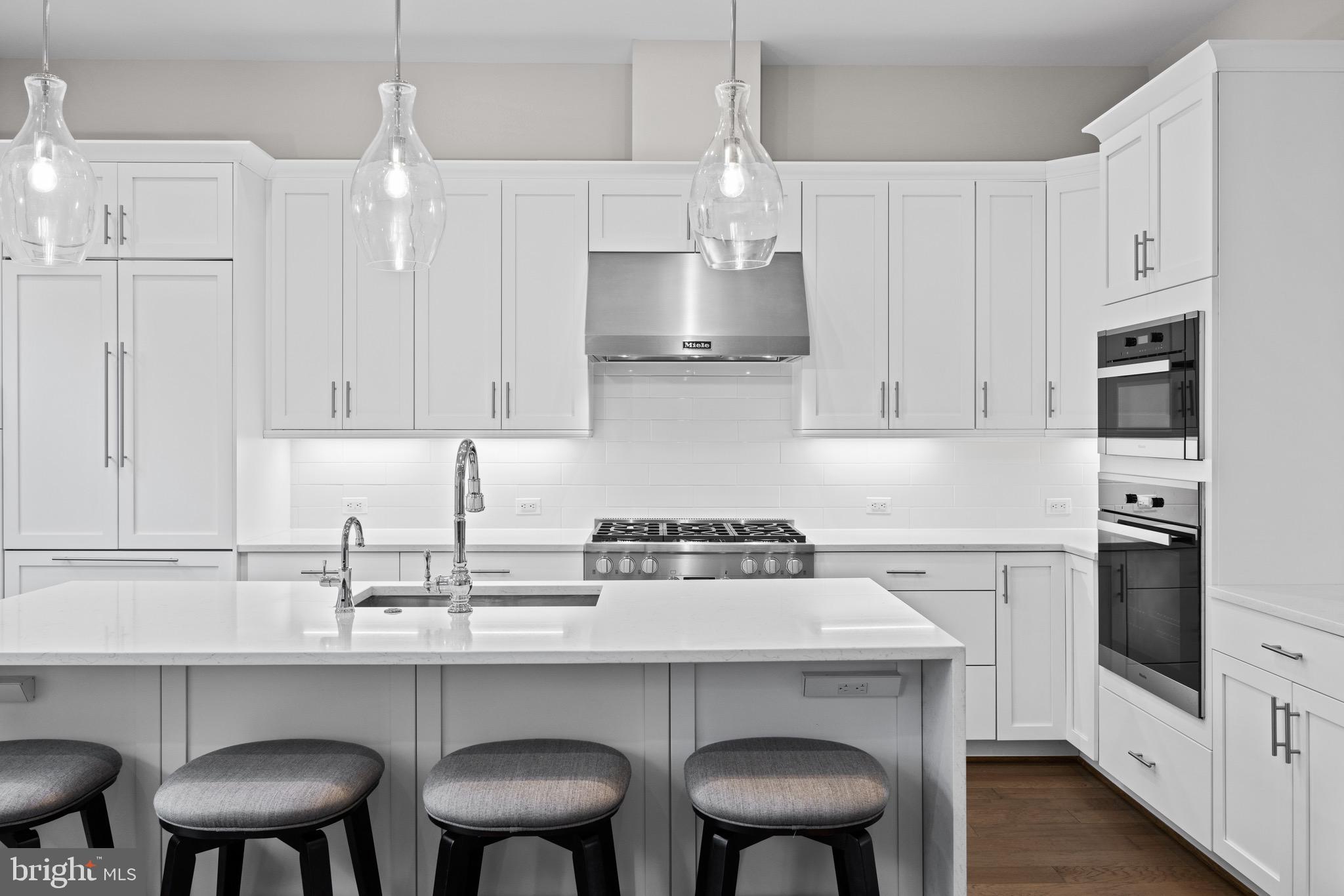 THE TOWNS AT ABINGDON PLACE - Residential