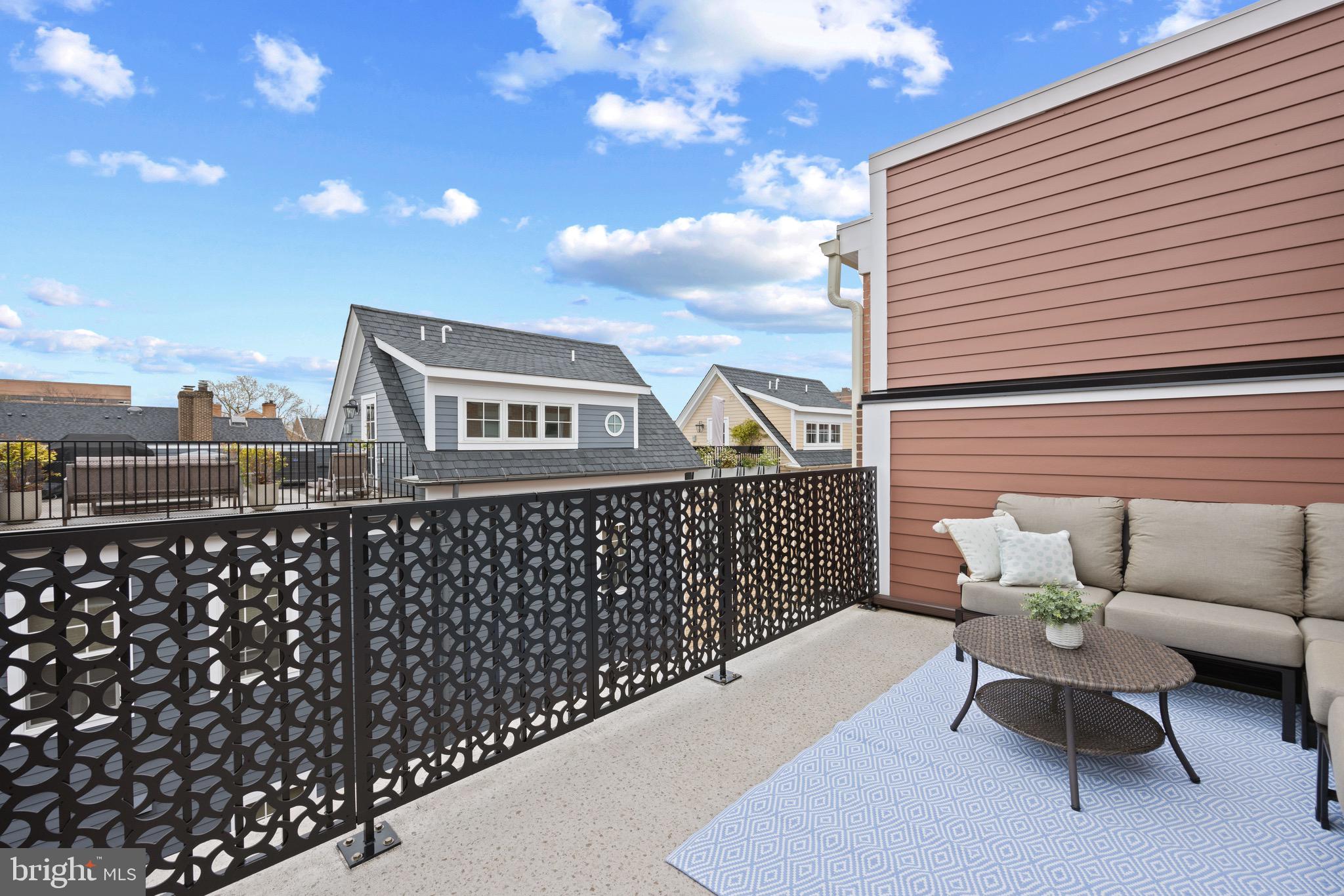 THE TOWNS AT ABINGDON PLACE - Residential