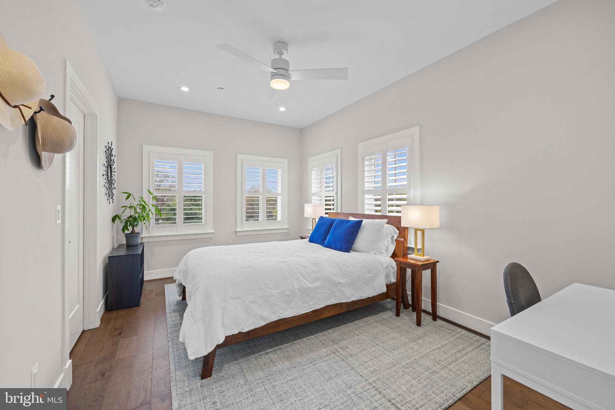 THE TOWNS AT ABINGDON PLACE - Residential