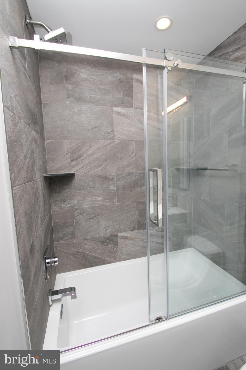 FAIRMOUNT - Residential Income