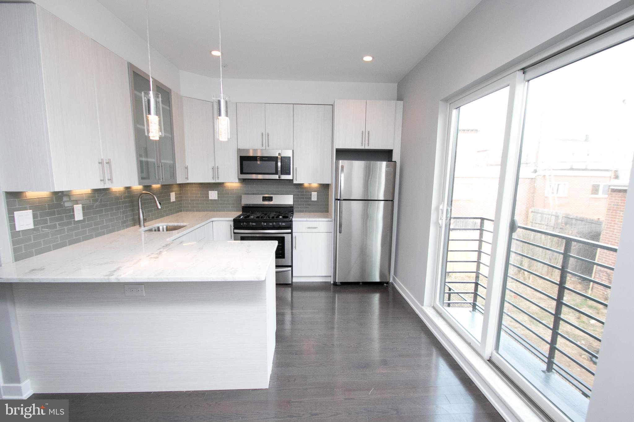 FAIRMOUNT - Residential Income