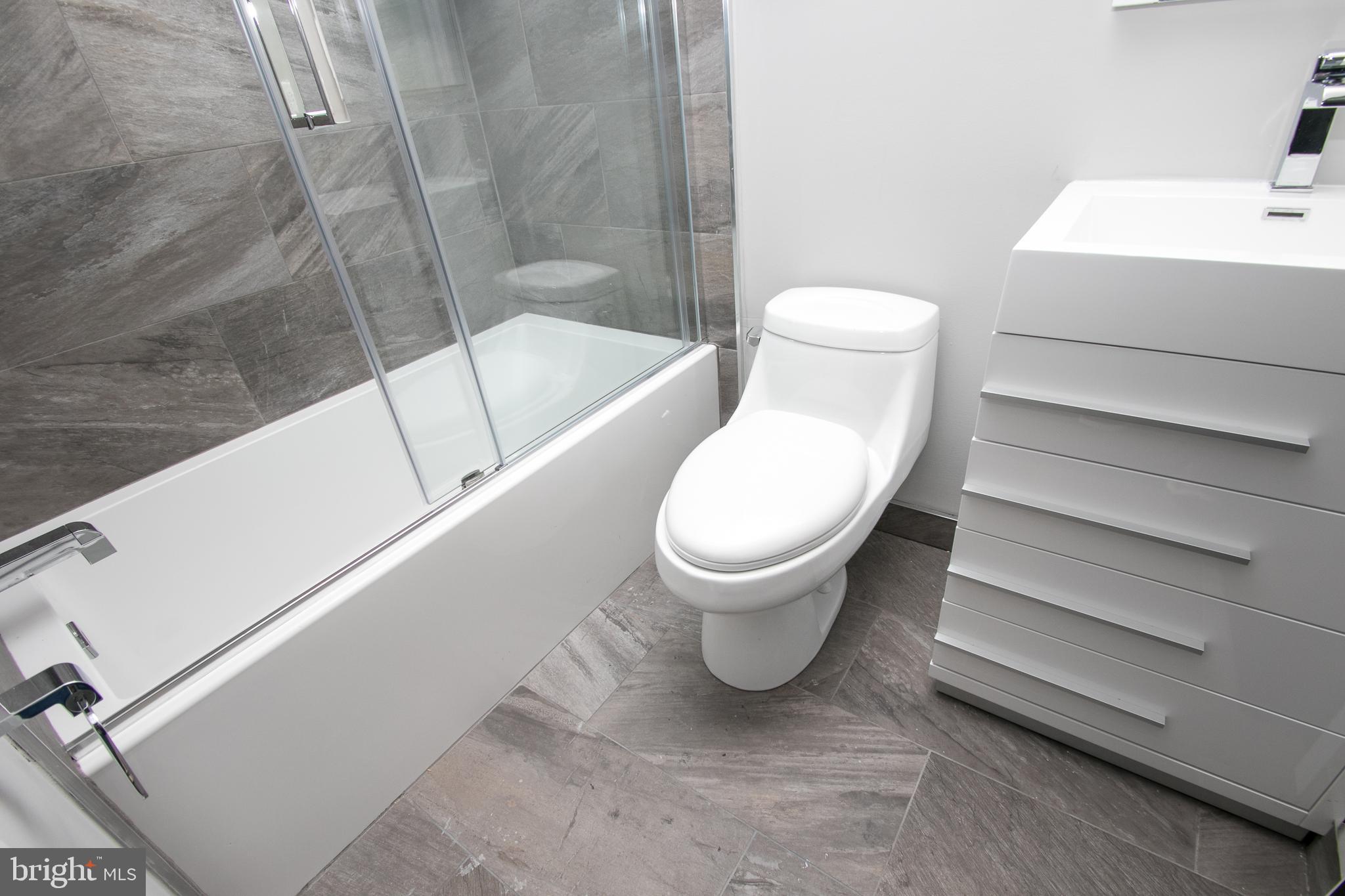 FAIRMOUNT - Residential Income