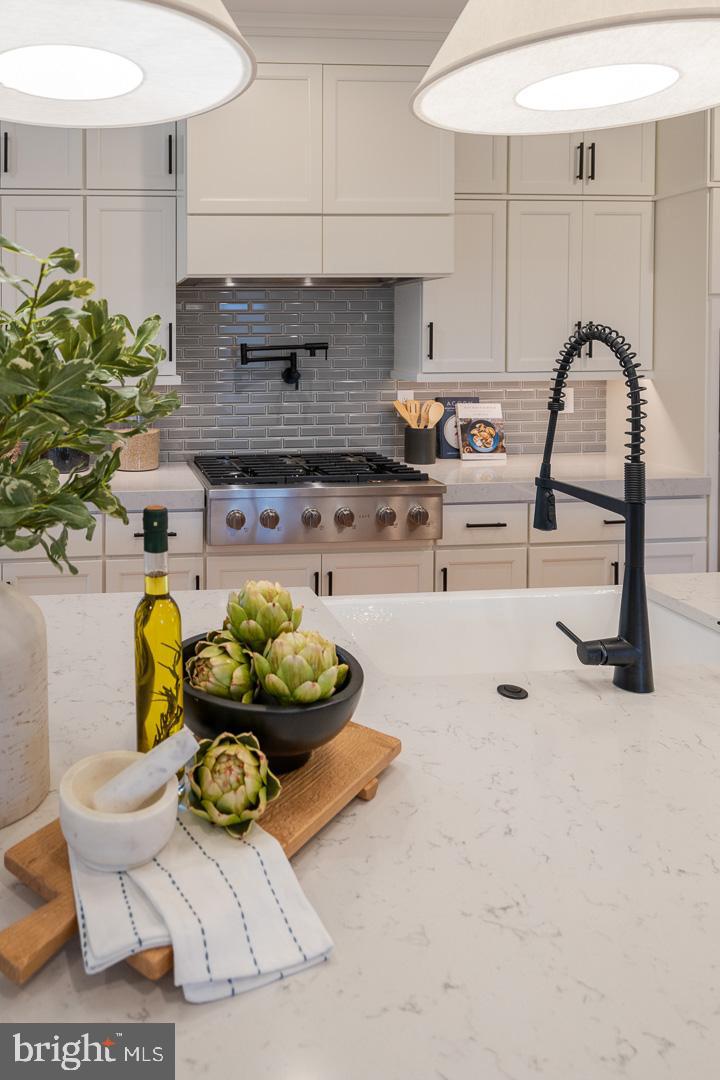 MAPLE RIDGE ESTATES - Residential