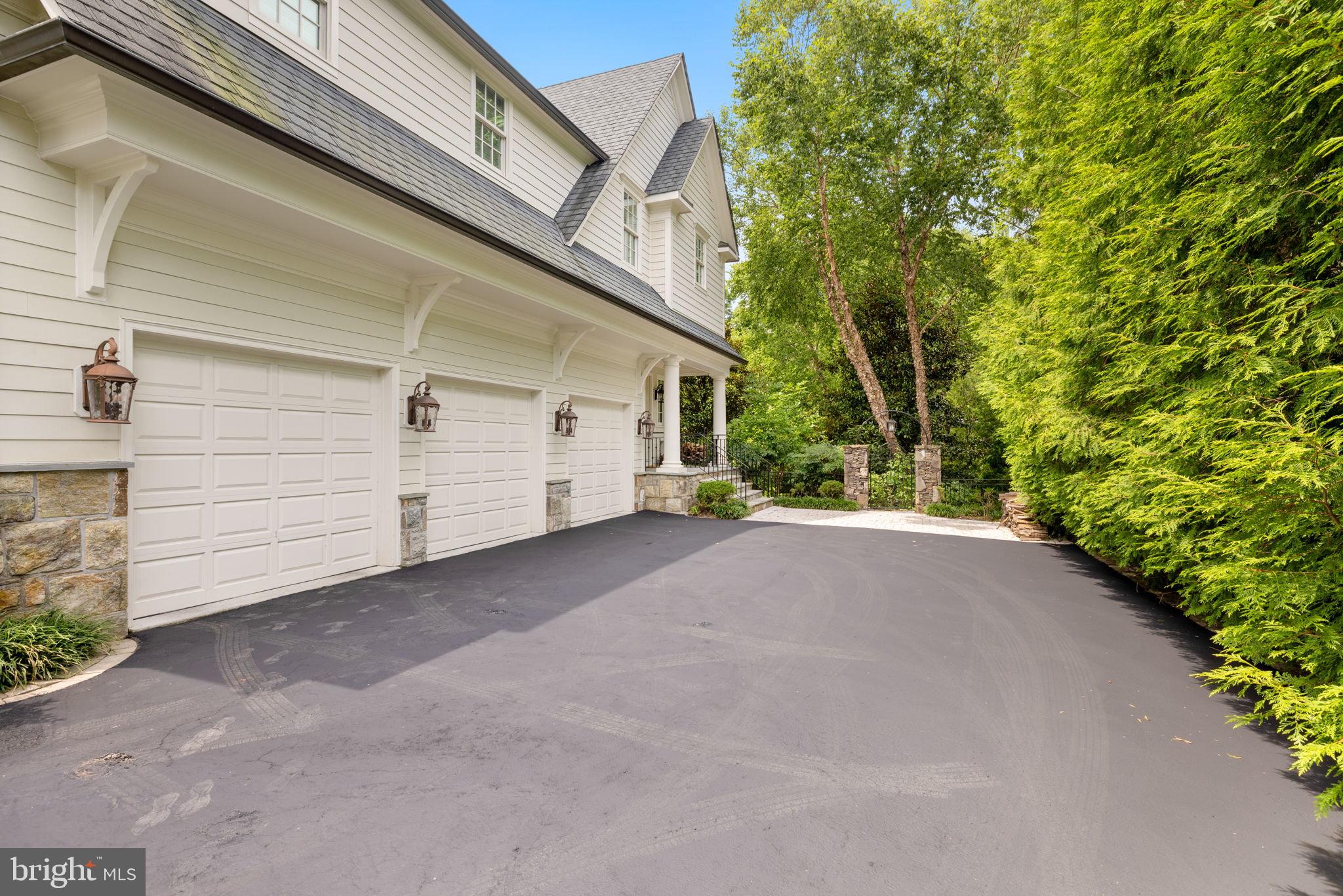 LANGLEY FOREST - Residential