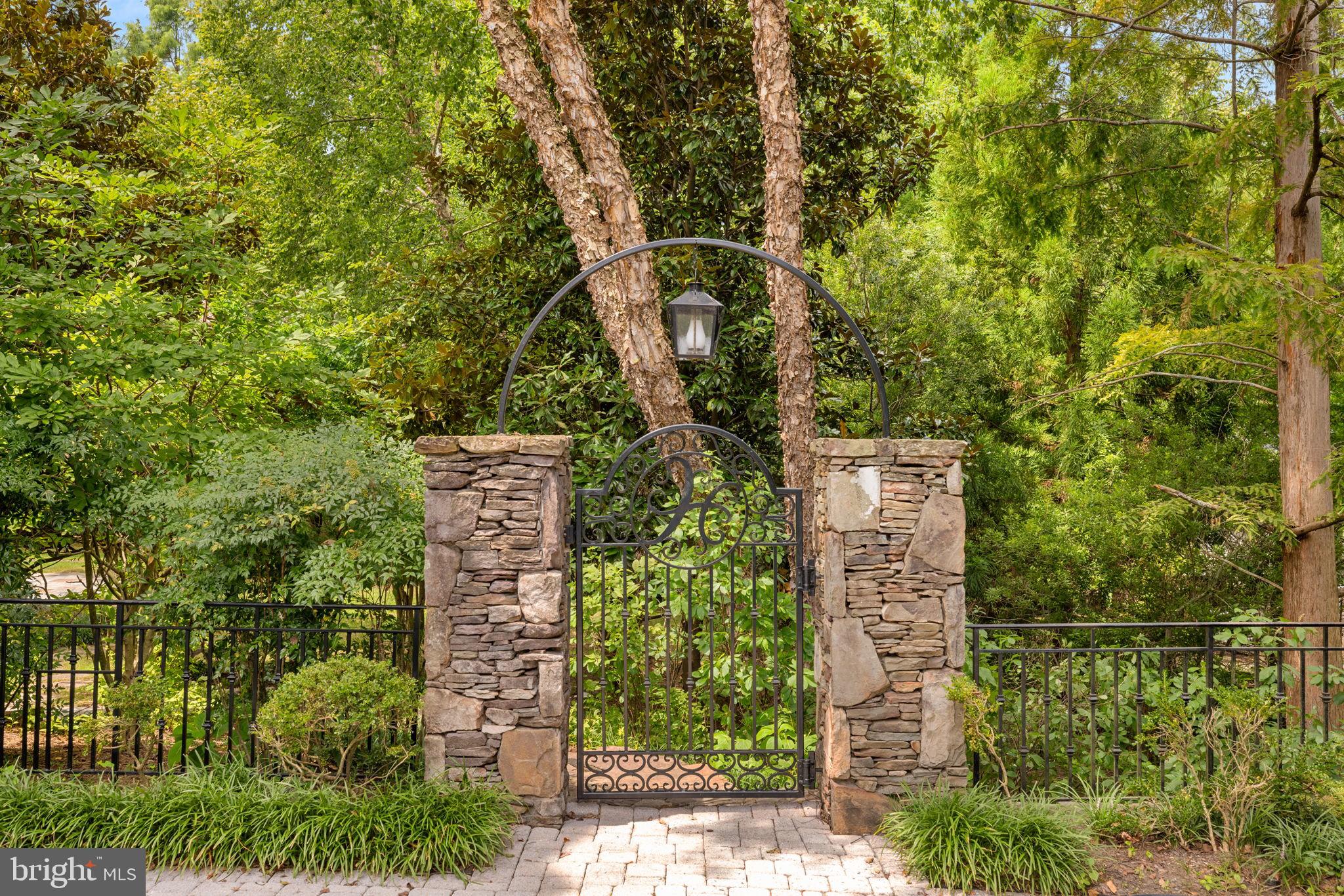 LANGLEY FOREST - Residential