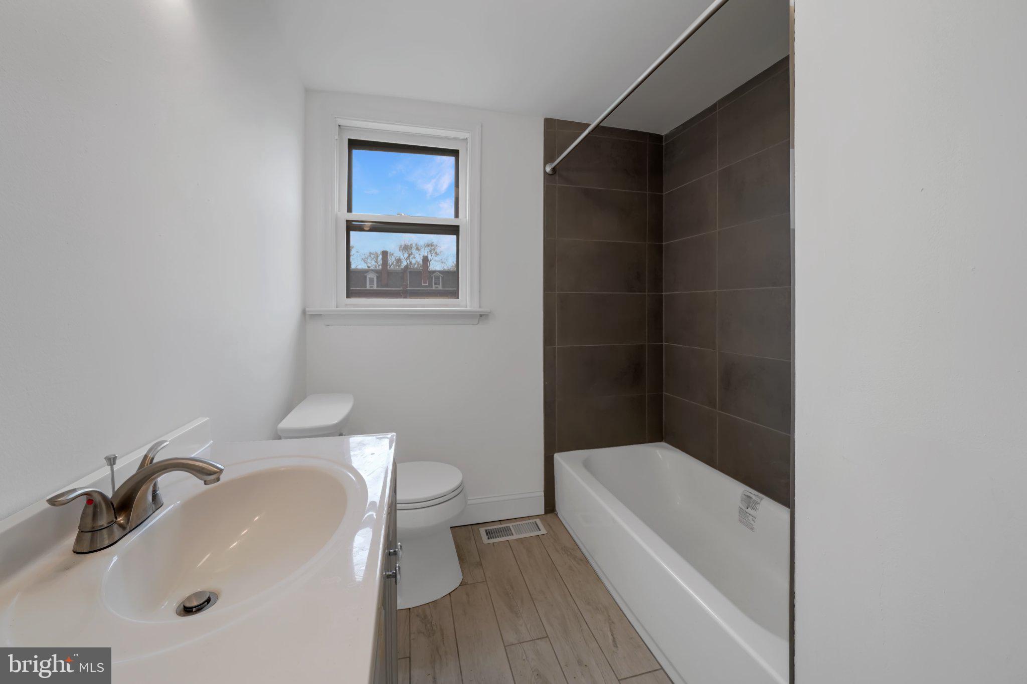 BUSTLETON - Residential