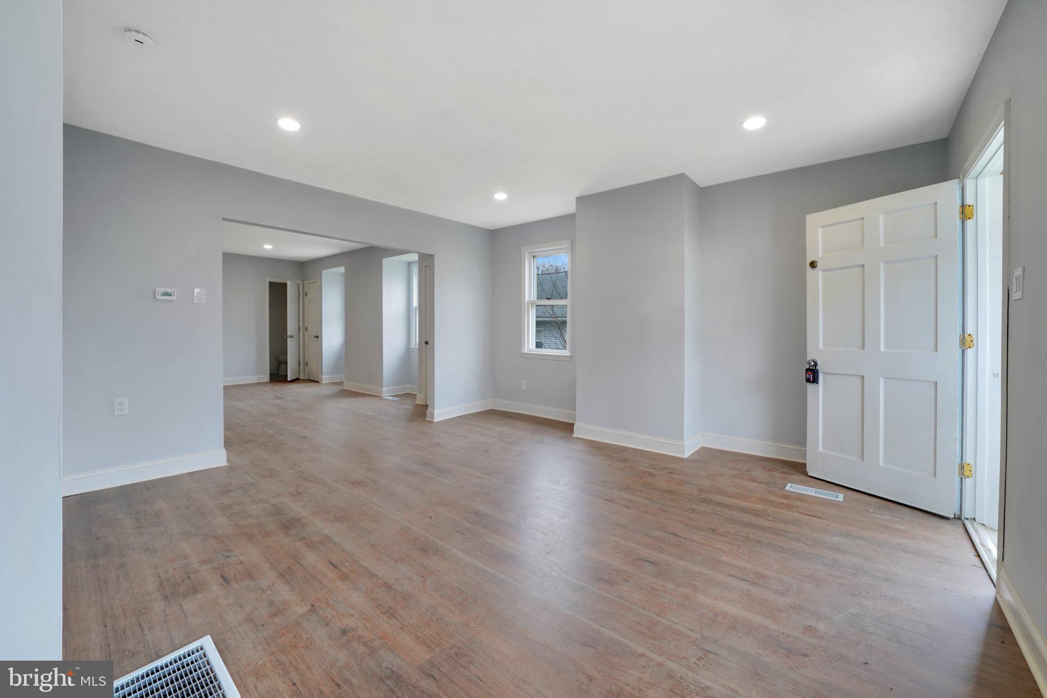 BUSTLETON - Residential