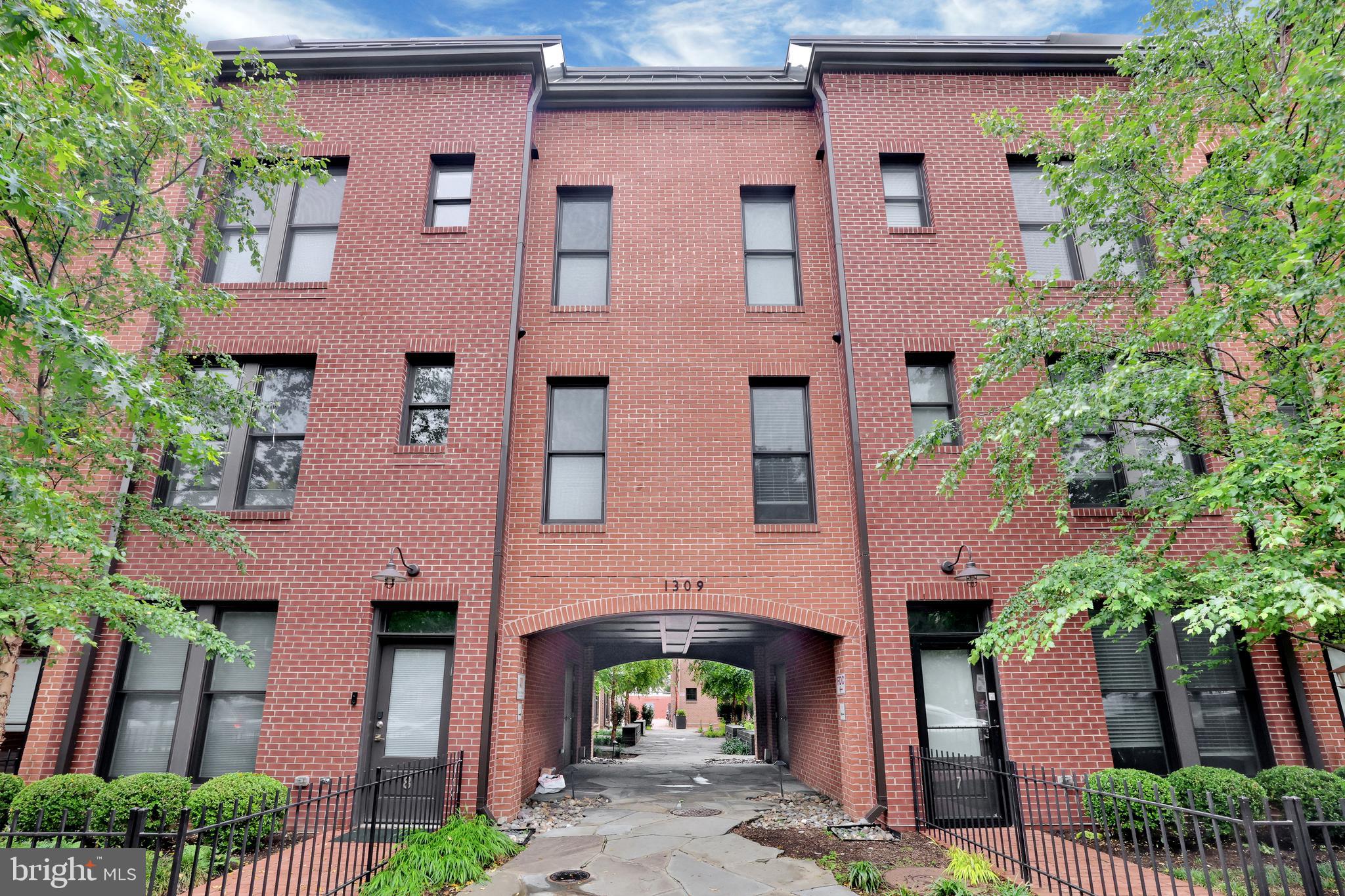 1309 E STREET SE 27