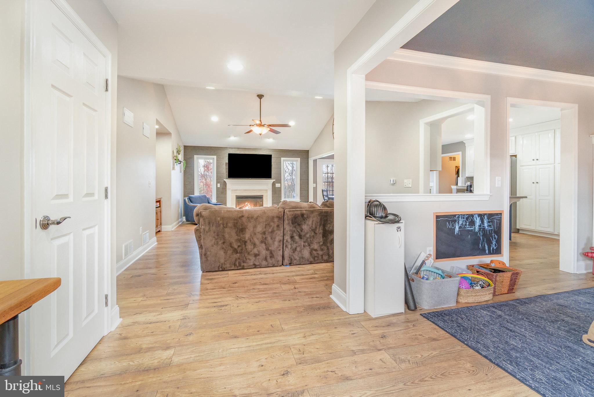 8024 YELLOWSTONE DRIVE