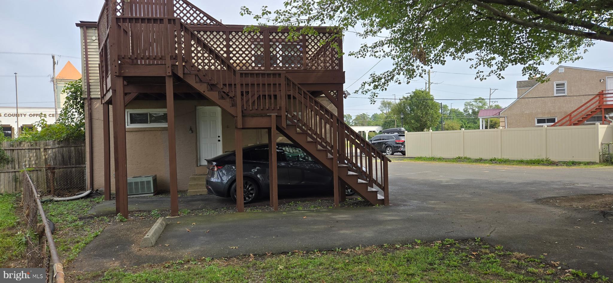 BRISTOL - Commercial Lease