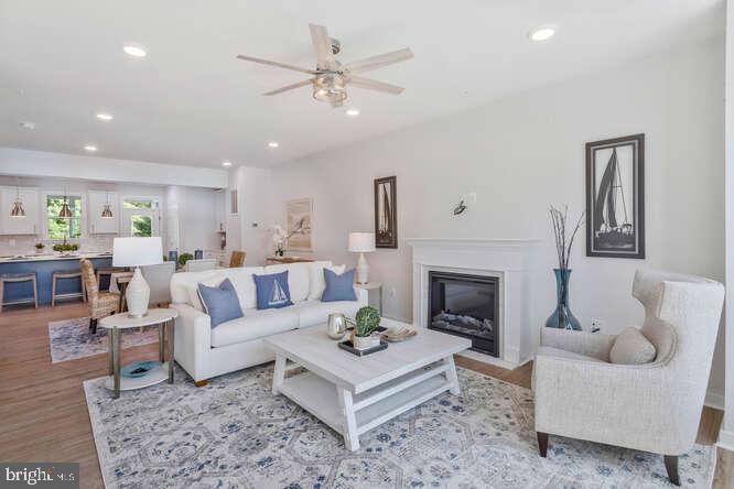 807 HILLSIDE AVENUE