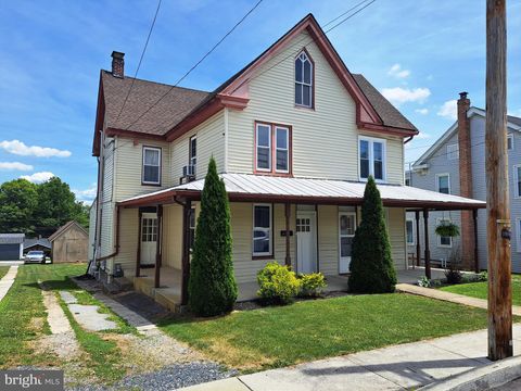 Homes For Sale - 213 N Main Street<br/> York County, JACOBUS, PA 17407