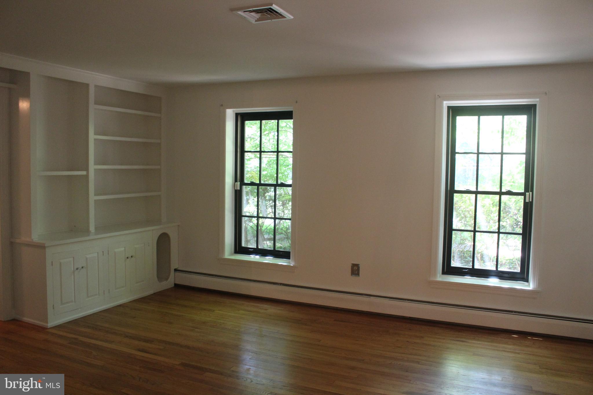 TOWER HILL - Residential