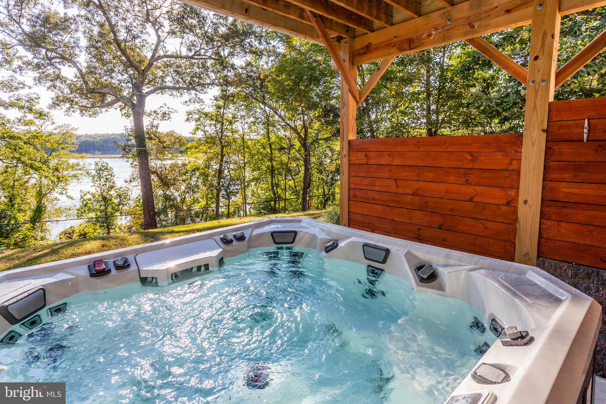 SWANS CREEK - Residential