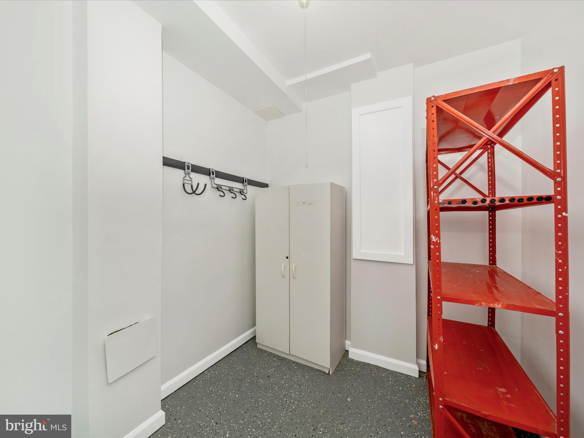 DERWOOD STATION - Residential