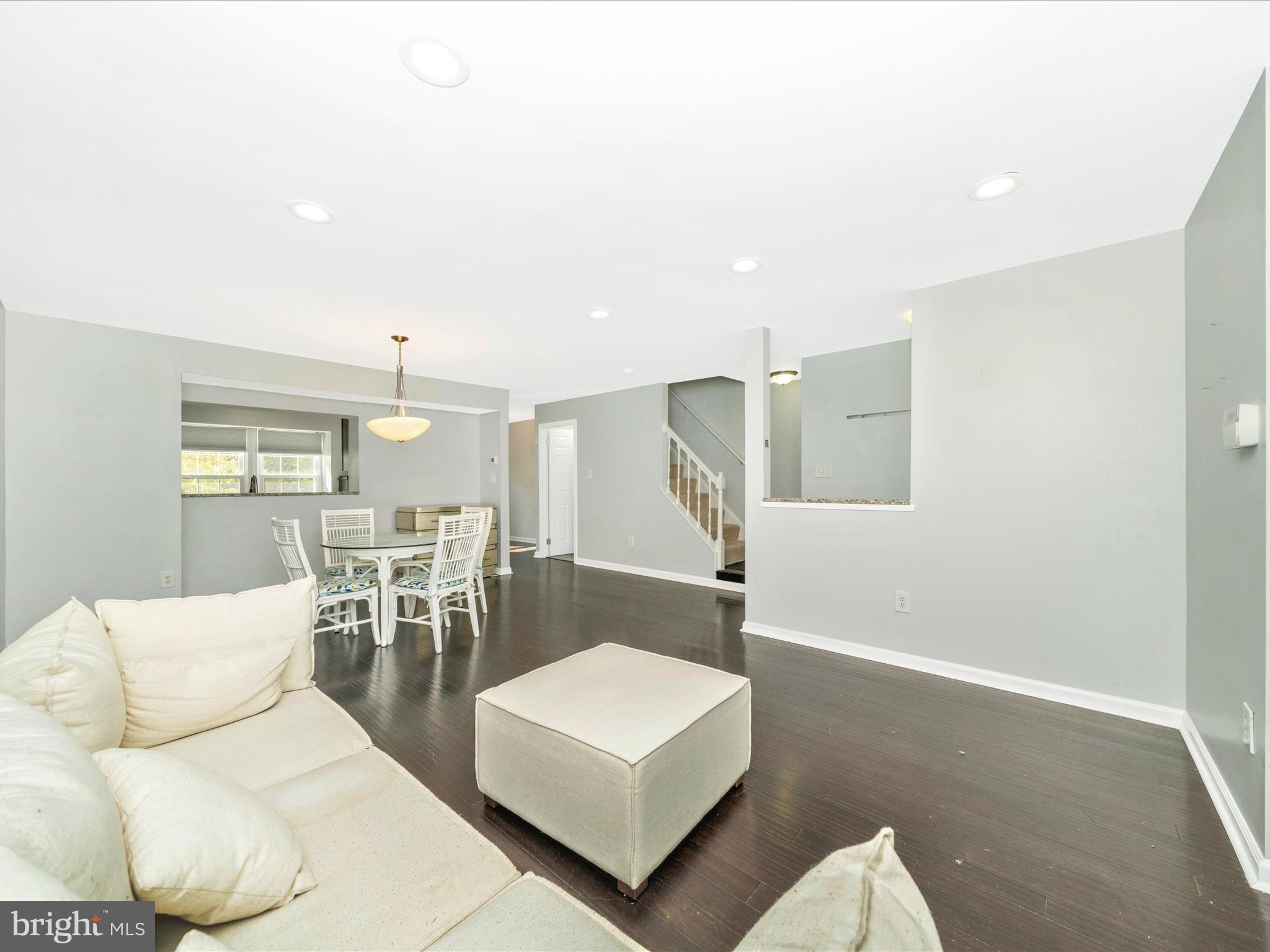 DERWOOD STATION - Residential