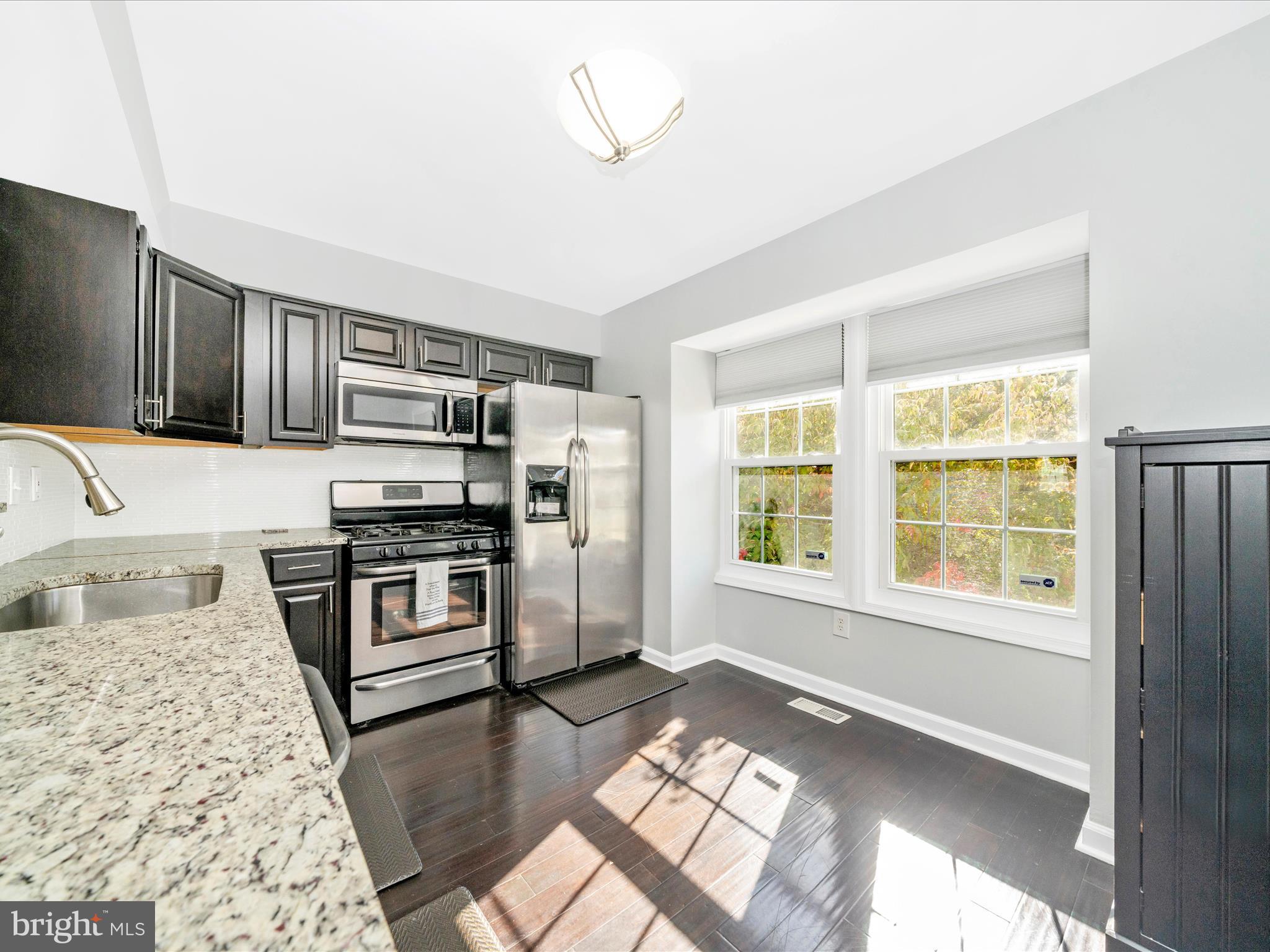 DERWOOD STATION - Residential