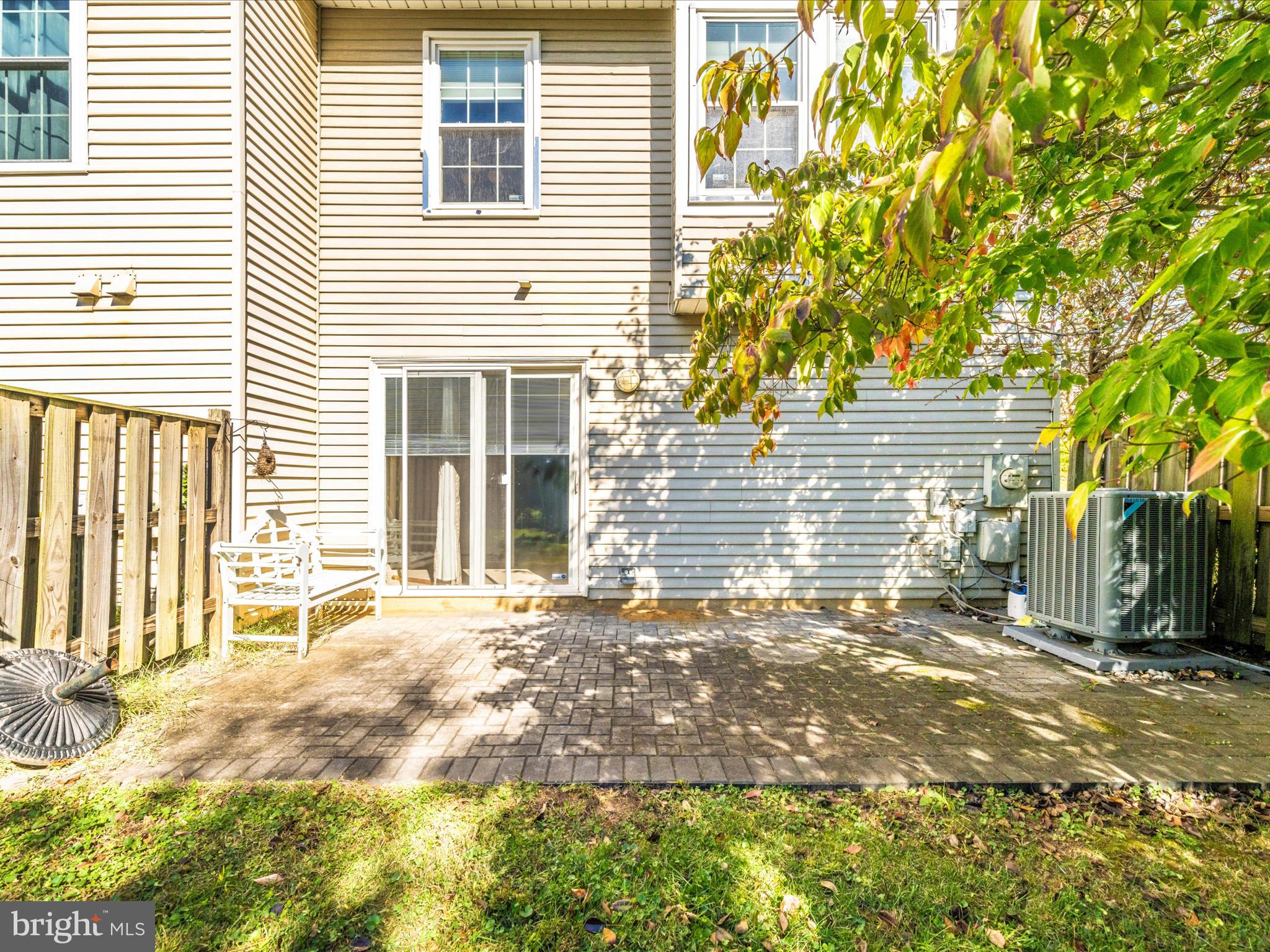 DERWOOD STATION - Residential