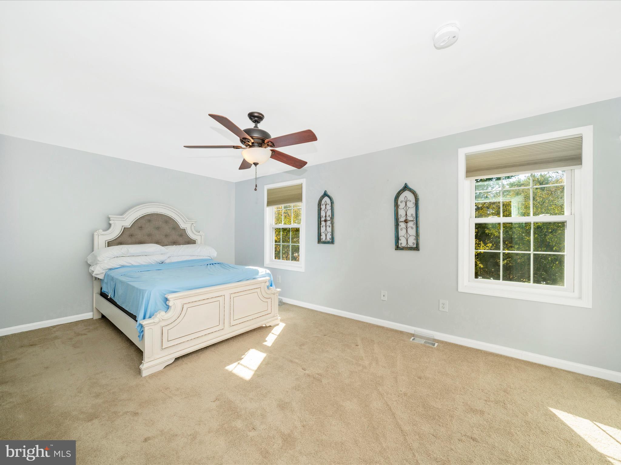 DERWOOD STATION - Residential