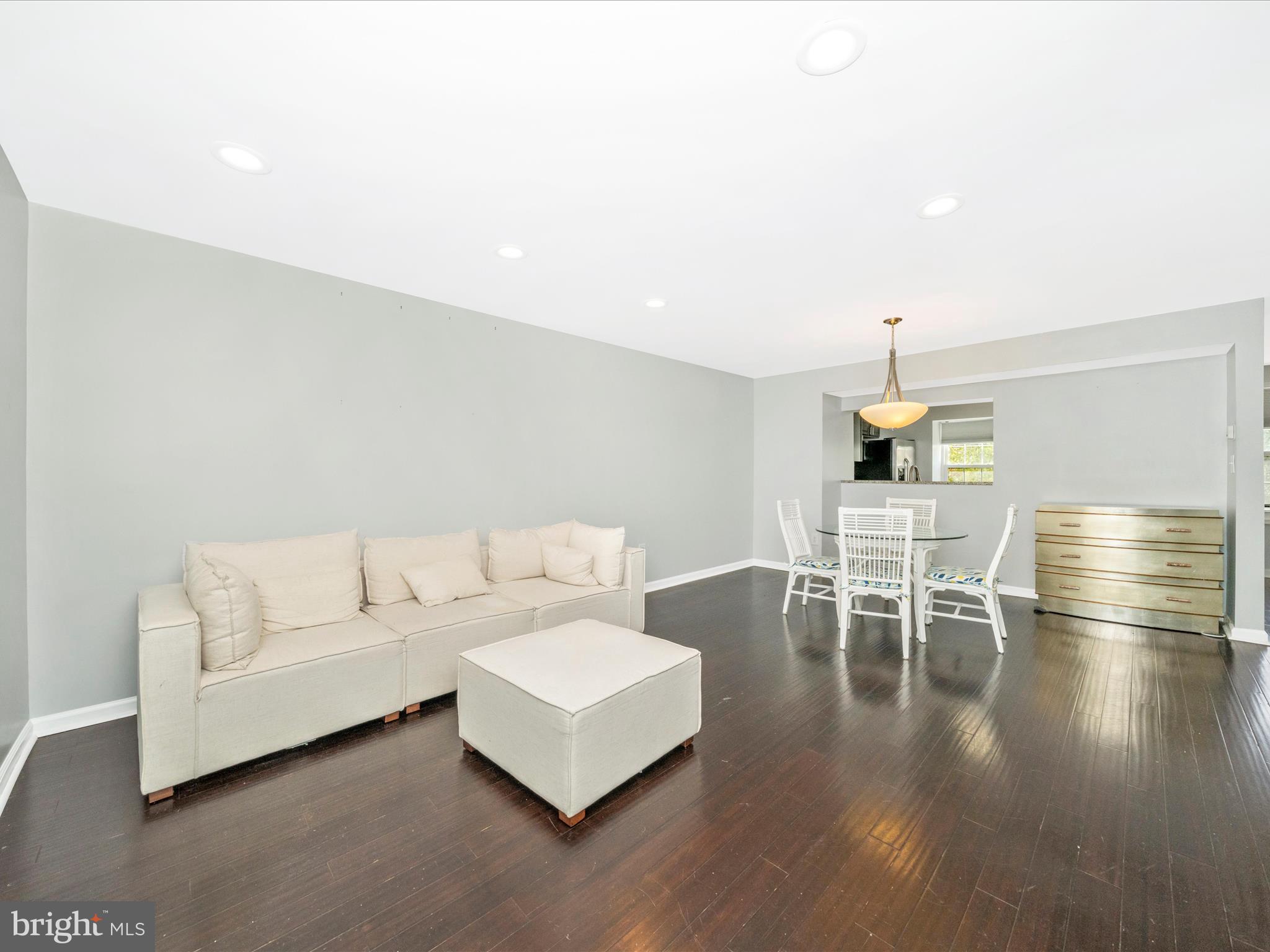 DERWOOD STATION - Residential