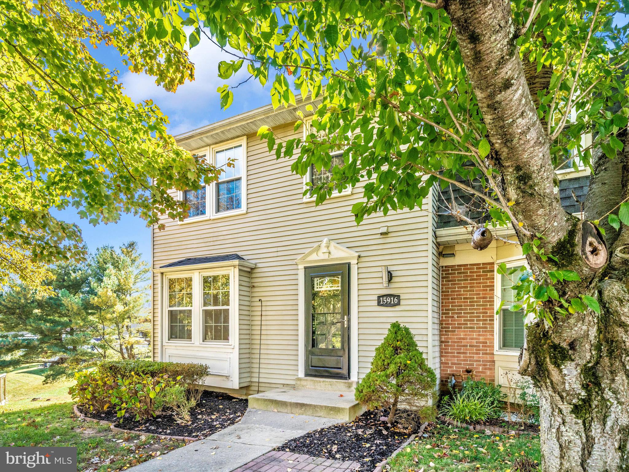 DERWOOD STATION - Residential