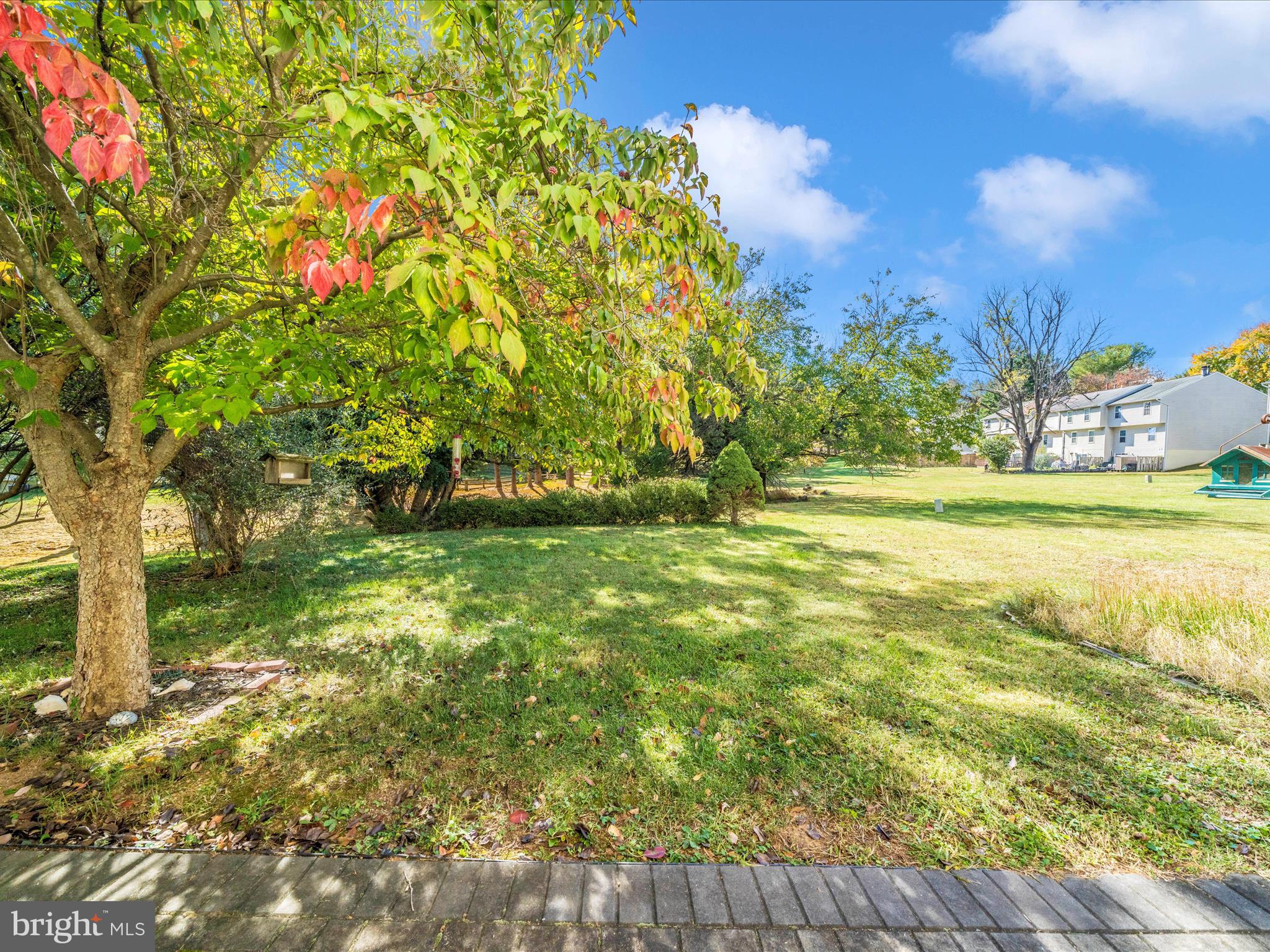 DERWOOD STATION - Residential