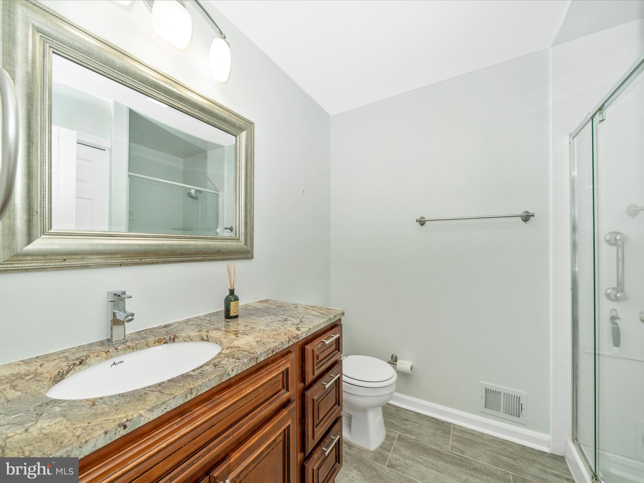 DERWOOD STATION - Residential