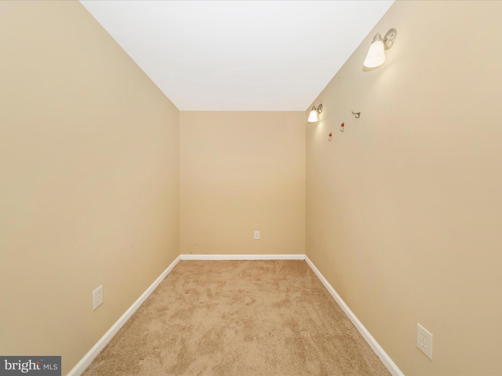 DERWOOD STATION - Residential