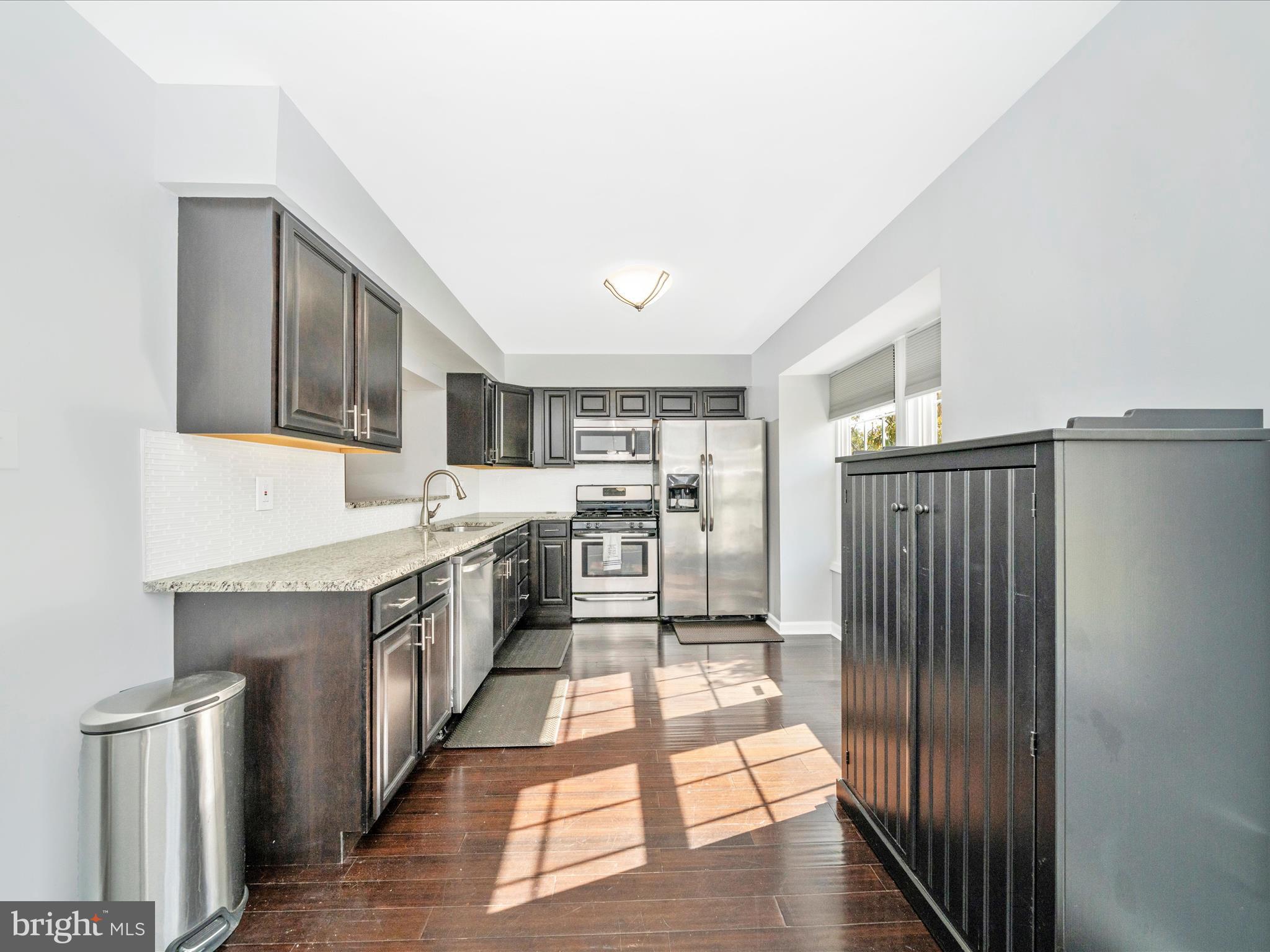 DERWOOD STATION - Residential