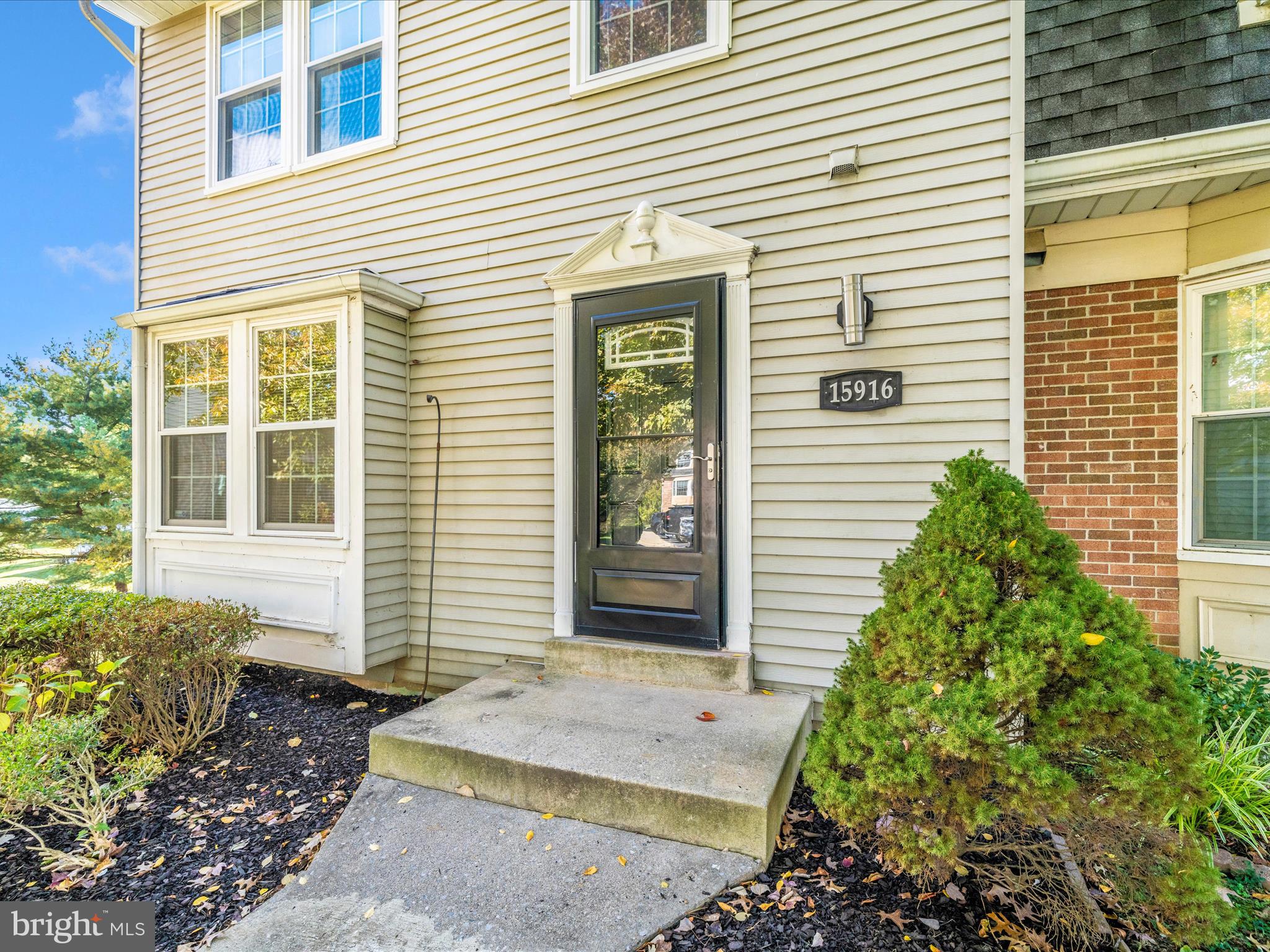 DERWOOD STATION - Residential