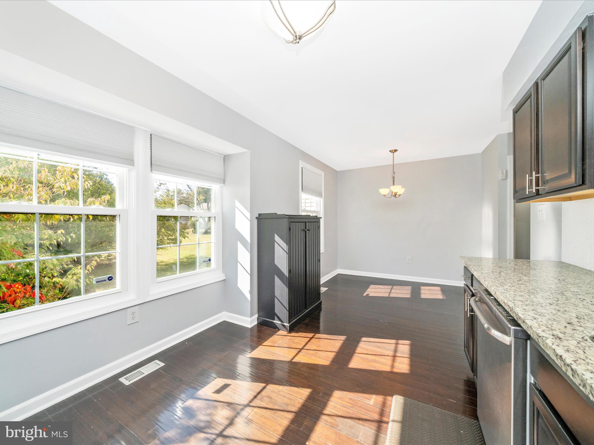 DERWOOD STATION - Residential