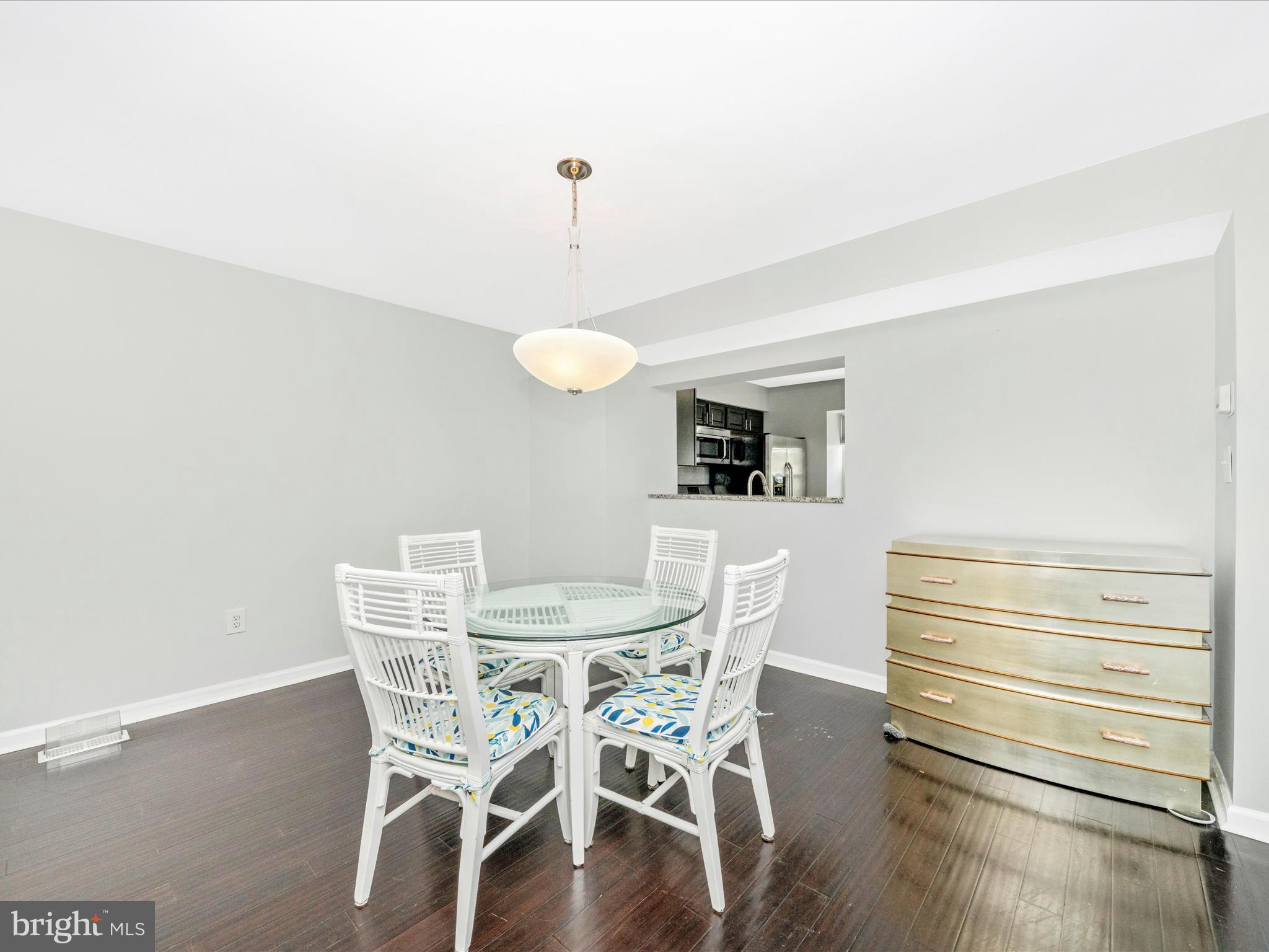 DERWOOD STATION - Residential