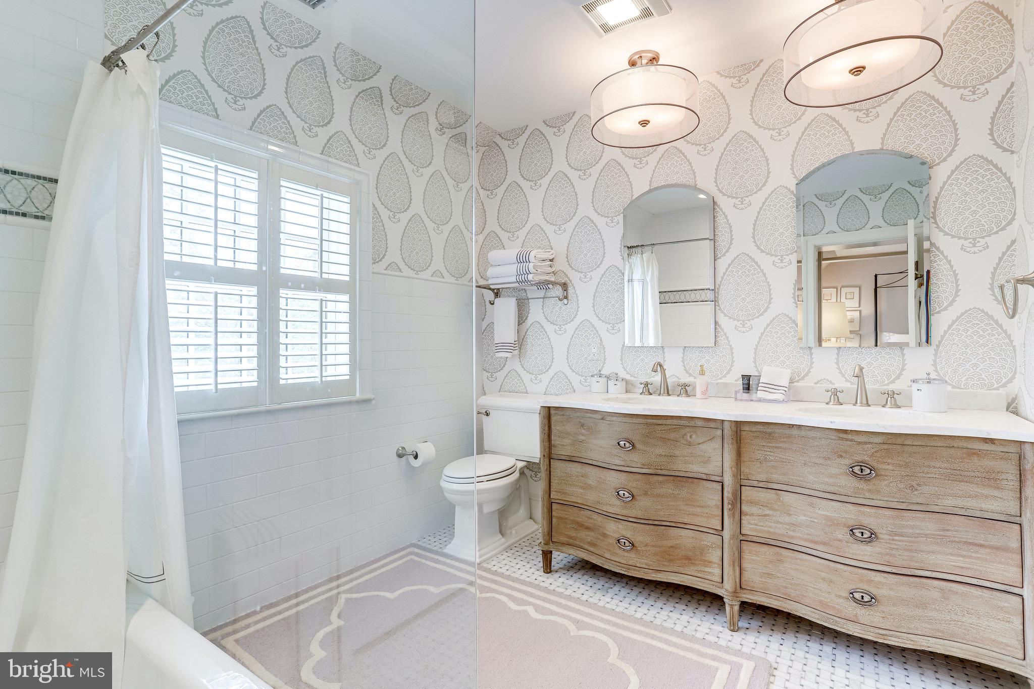 COLONIAL PARK - Residential