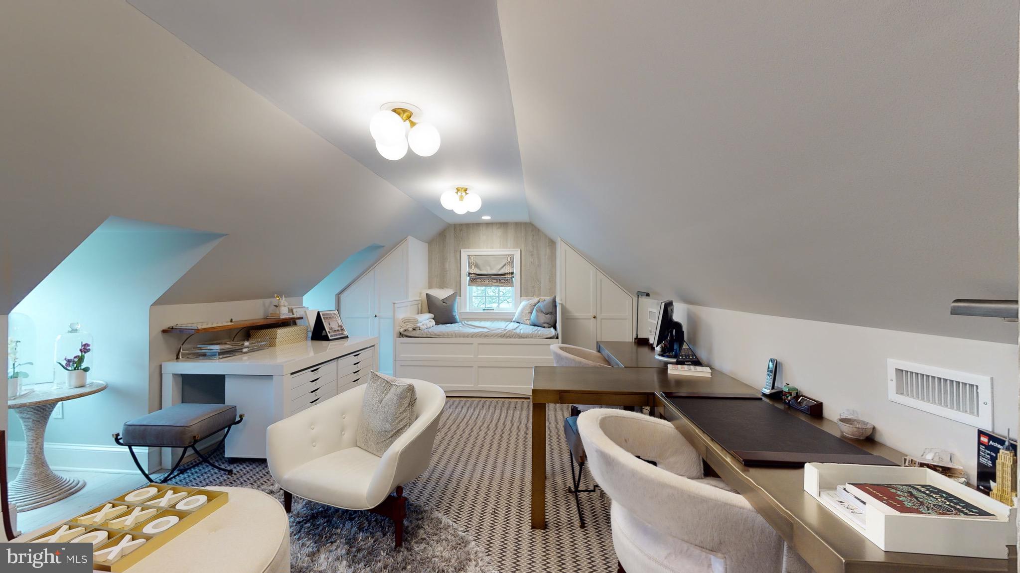 COLONIAL PARK - Residential