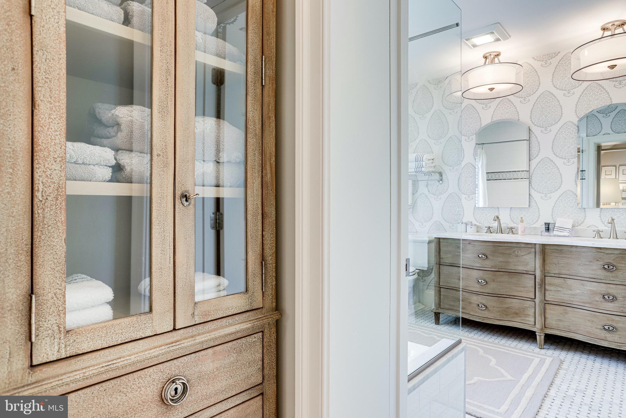 COLONIAL PARK - Residential