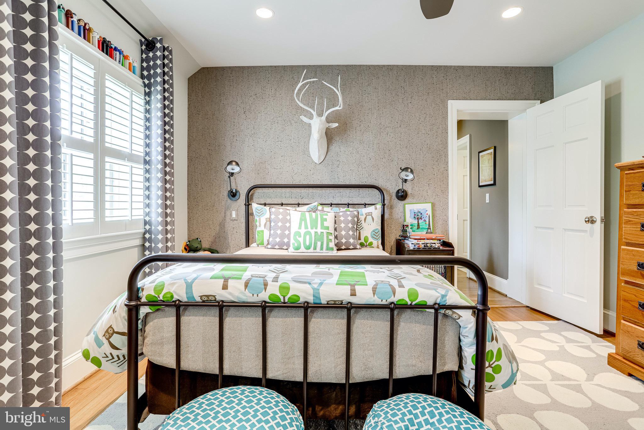 COLONIAL PARK - Residential