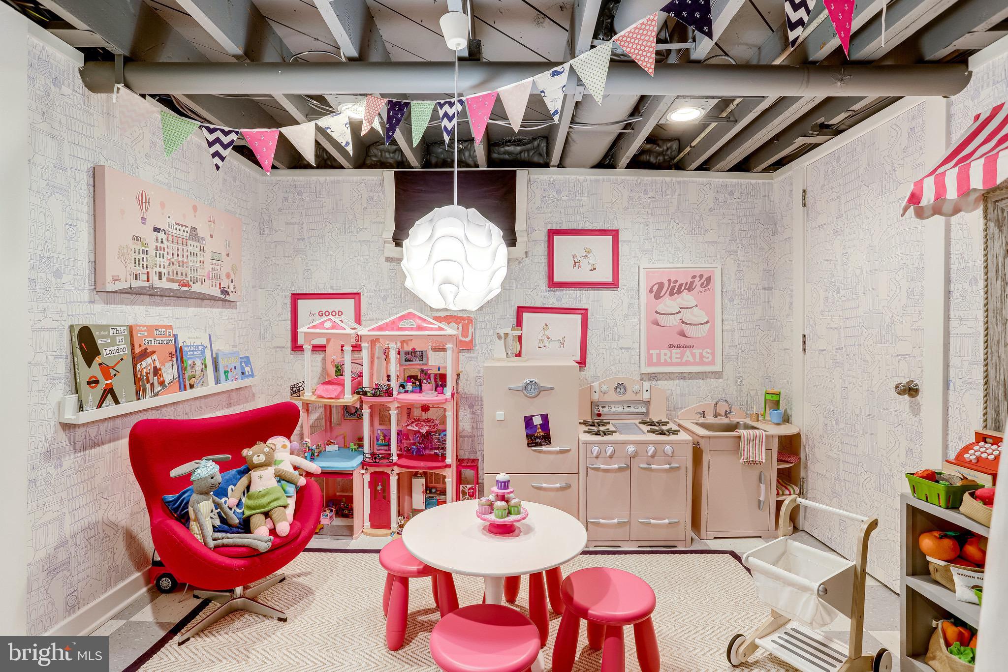 COLONIAL PARK - Residential