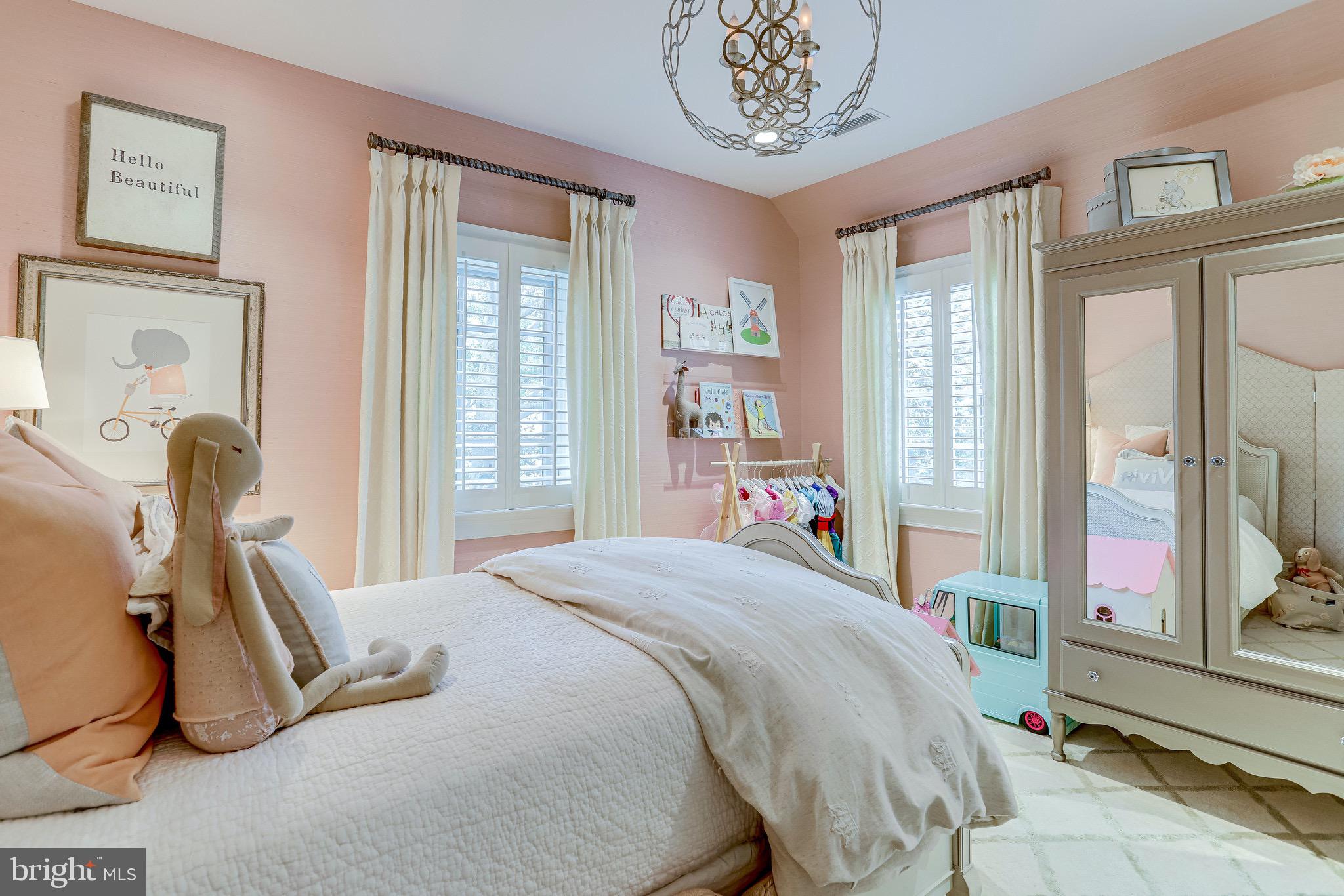 COLONIAL PARK - Residential